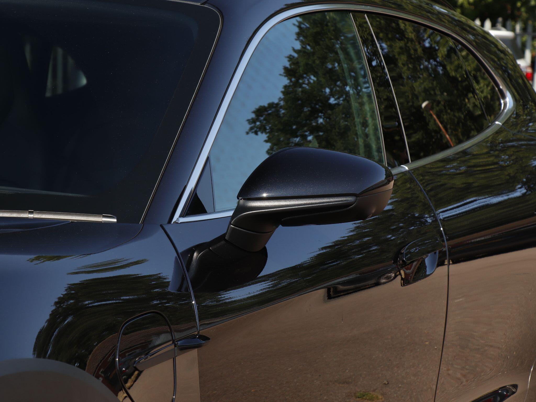 Porsche Taycan view 35
