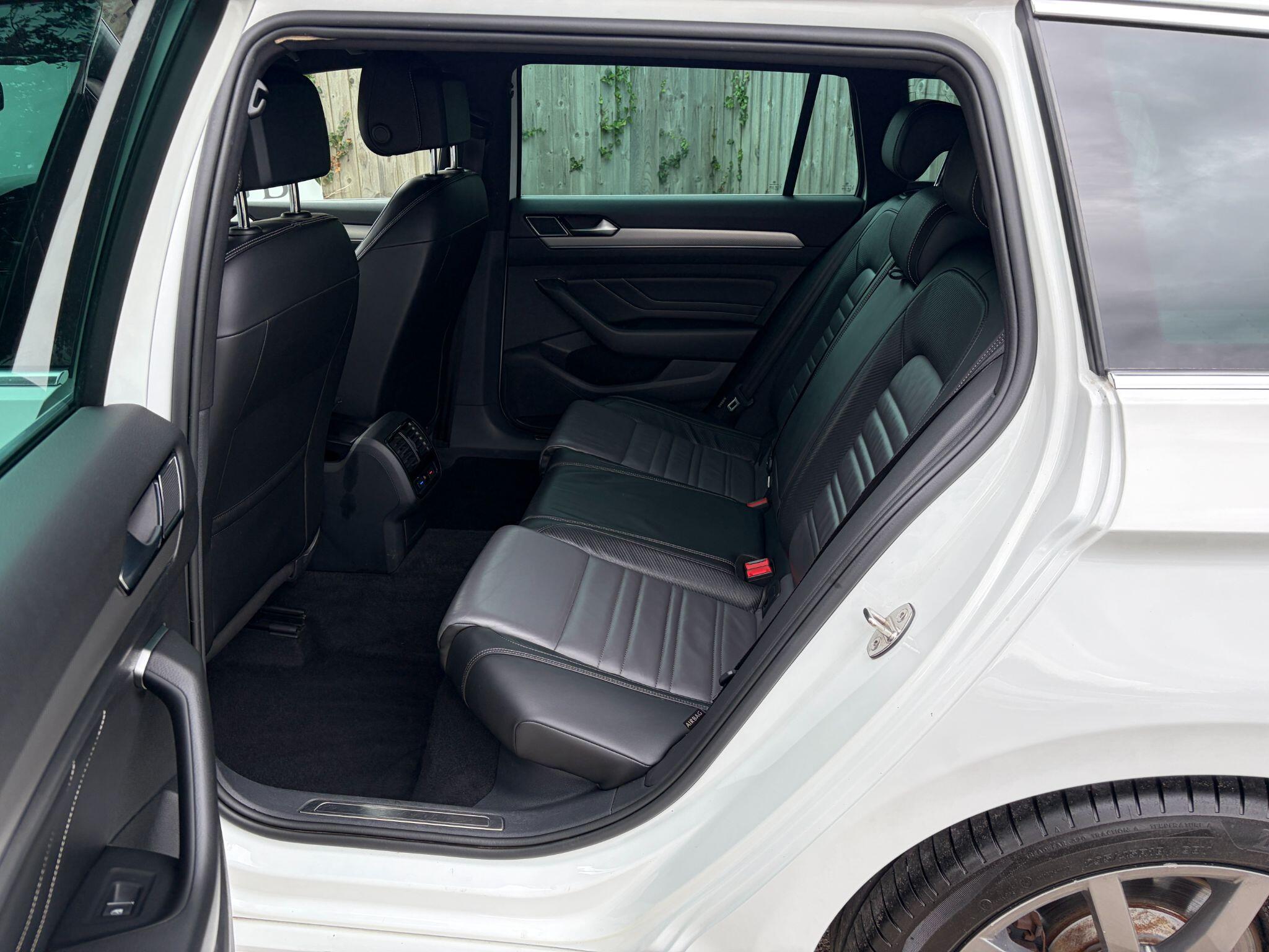 Volkswagen Passat view 13
