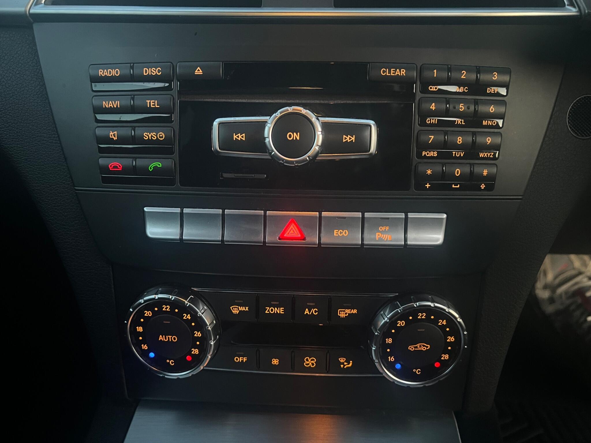 Mercedes-Benz C-Class view 37