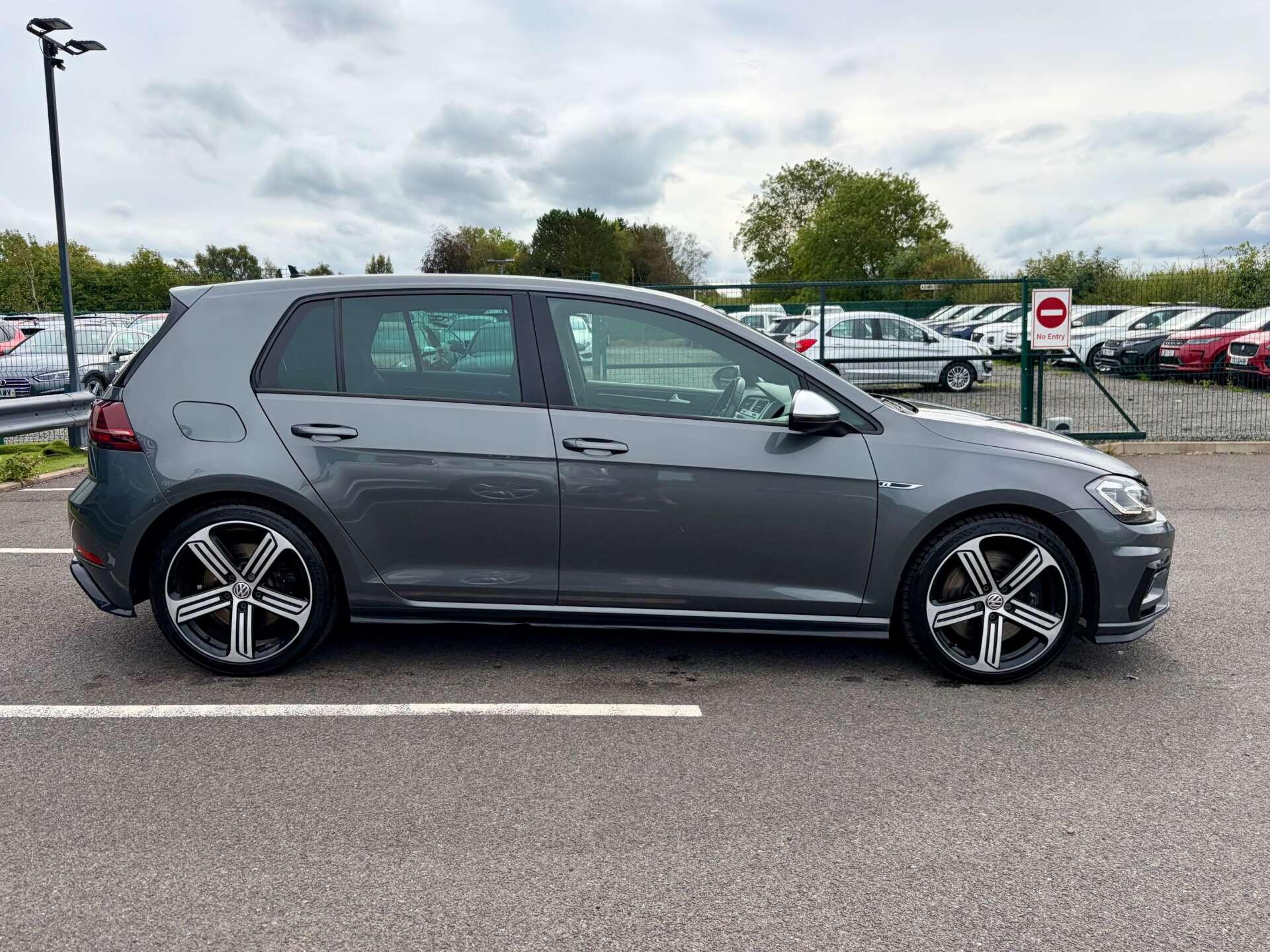 Volkswagen Golf view 9