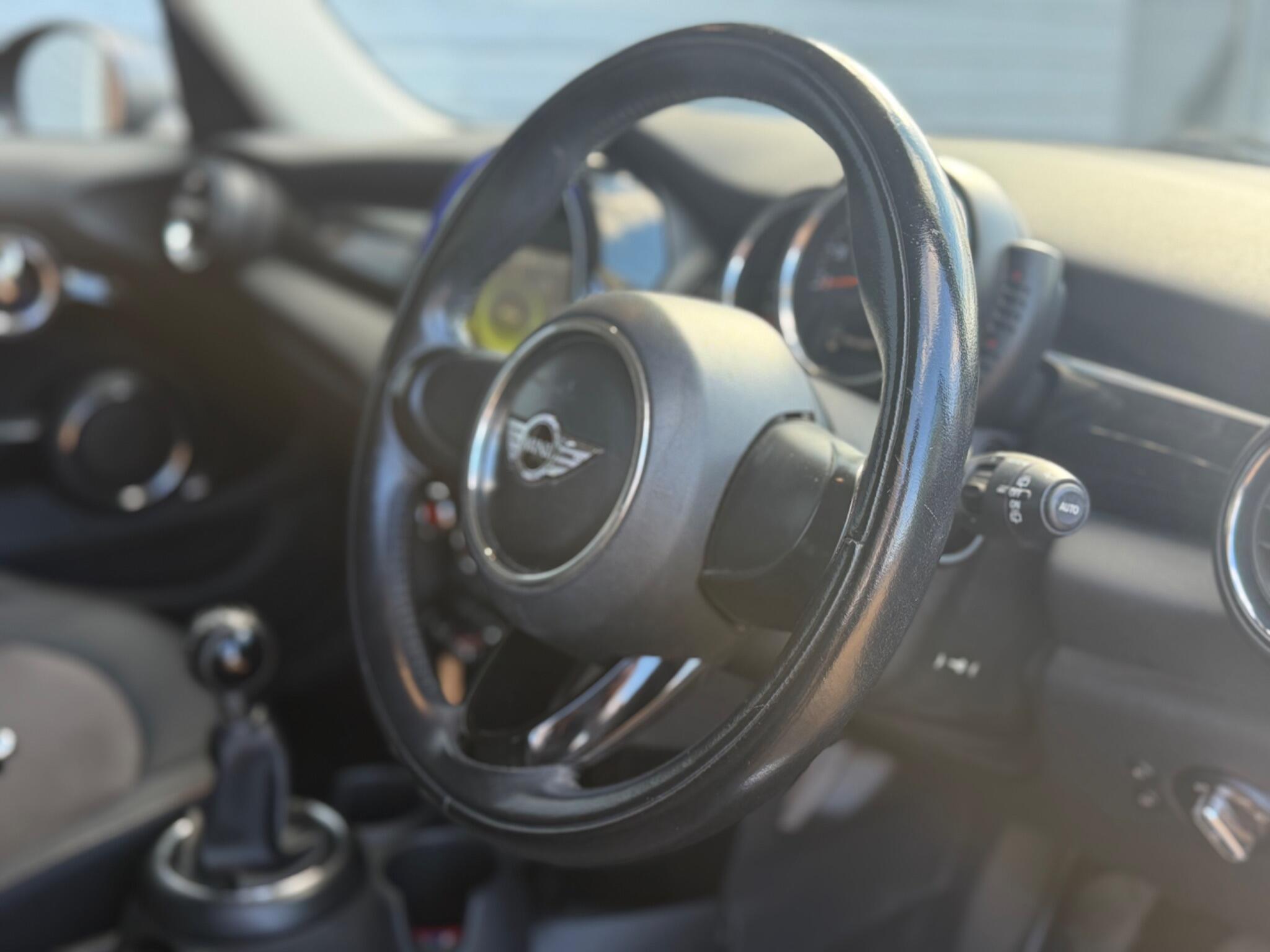 MINI Hatch view 13