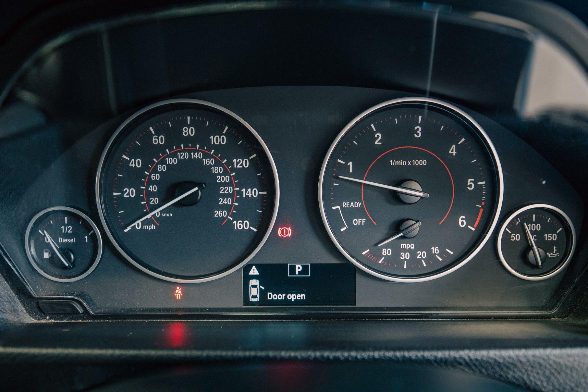 BMW 3 Series view 15