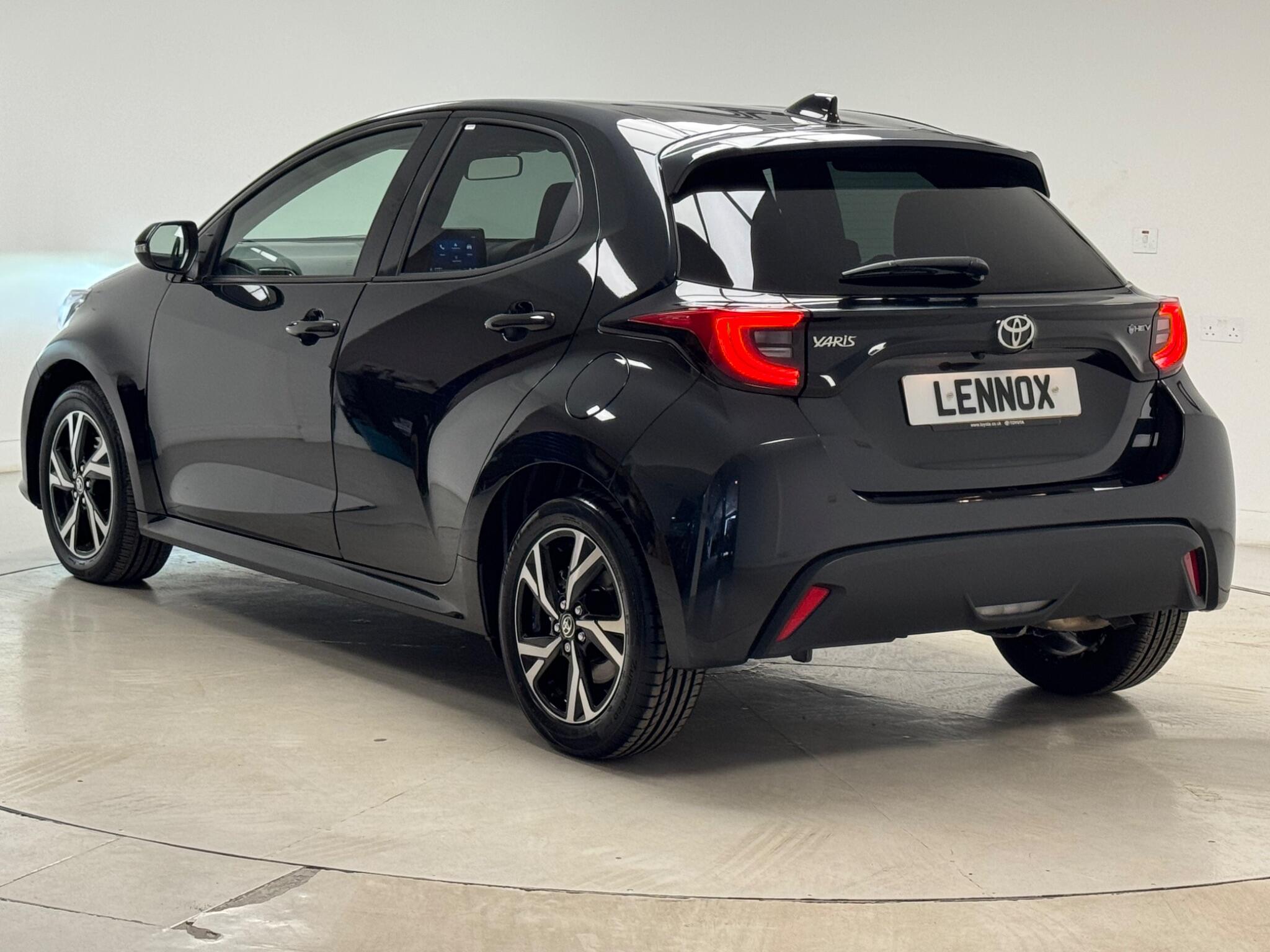 Toyota Yaris view 4