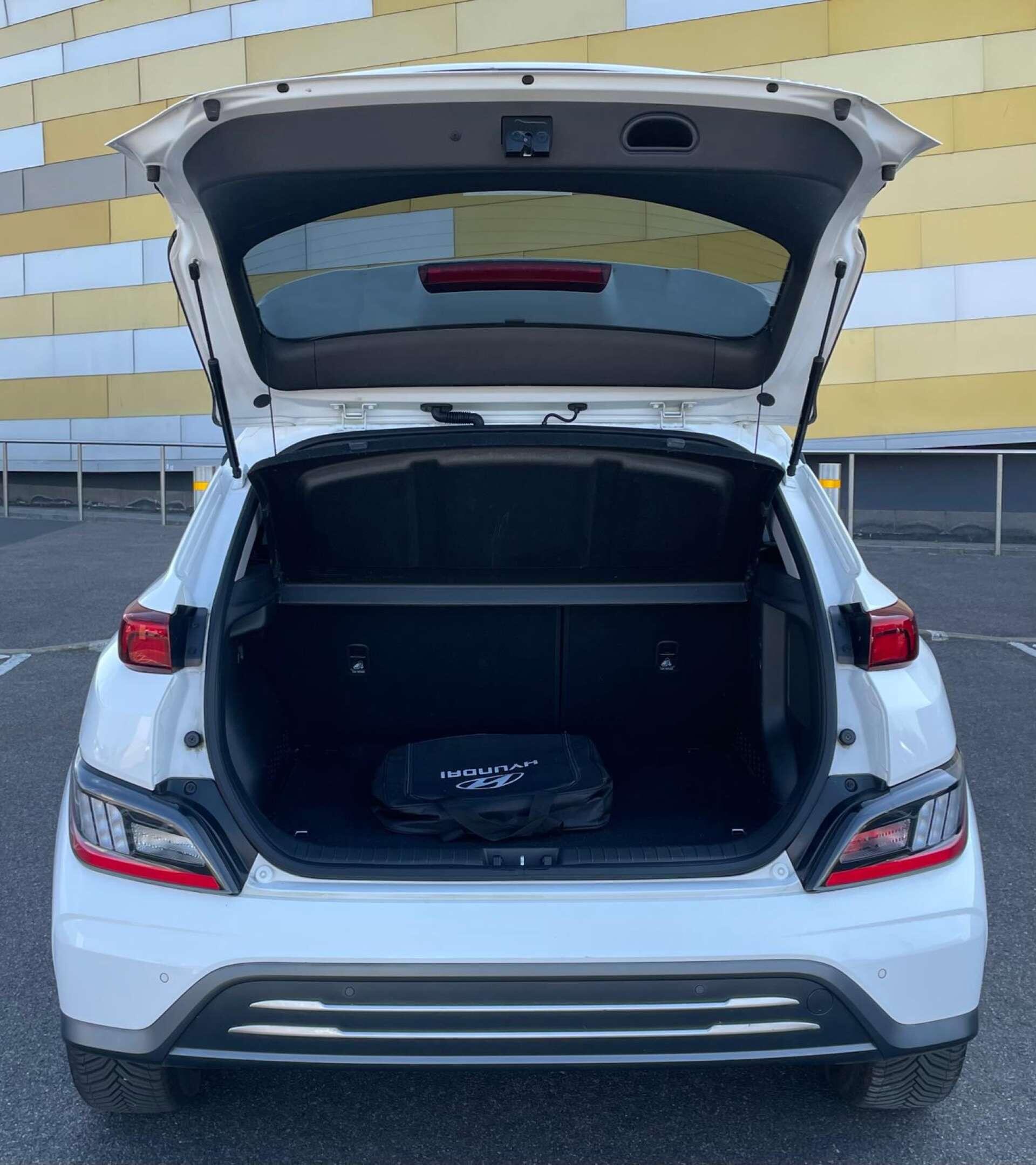 Hyundai Kona view 45