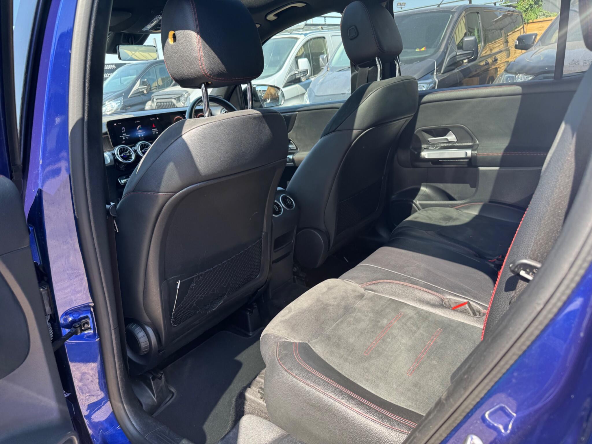 Mercedes-Benz GLB view 23