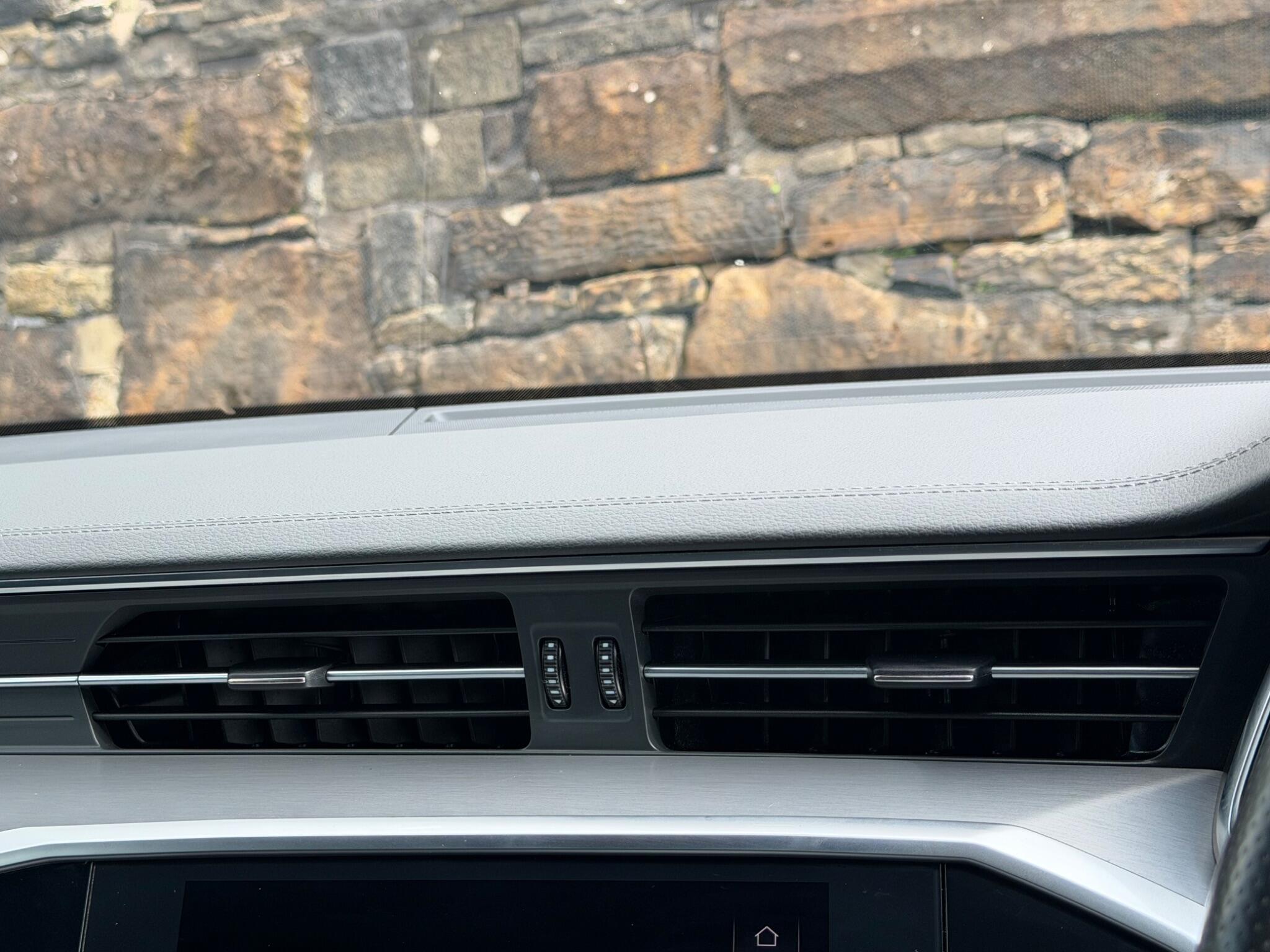 Audi A6 view 28