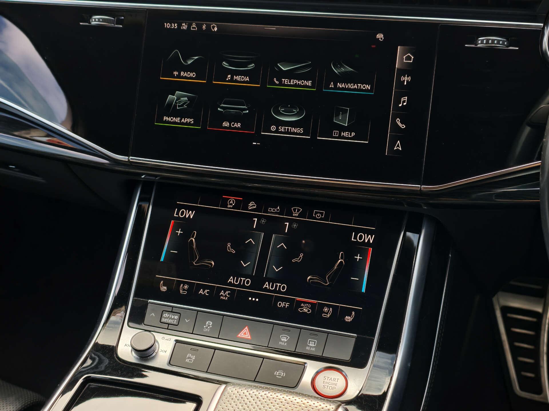 Audi SQ7 view 45
