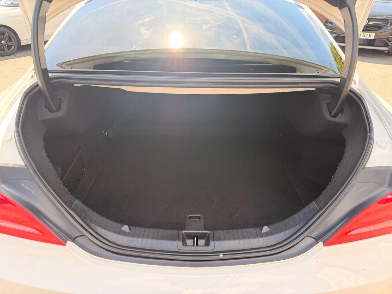 Mercedes-Benz Cla view 6