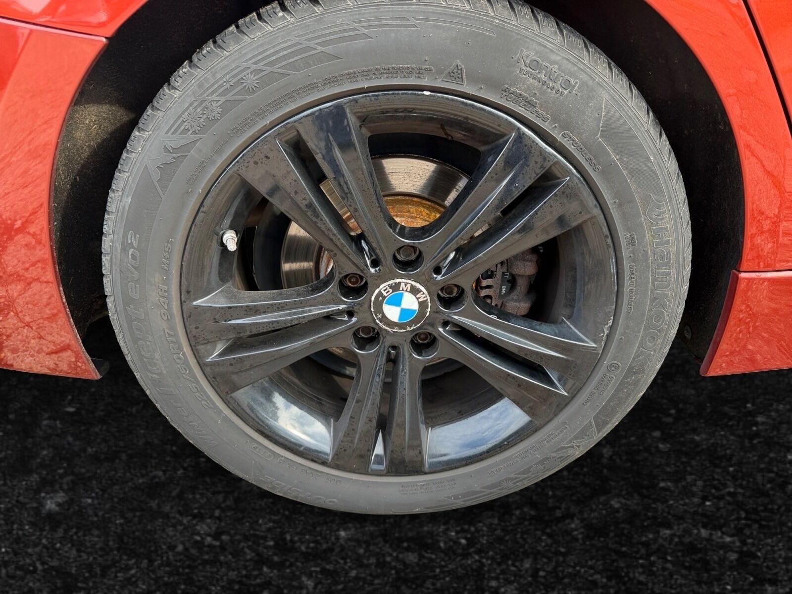 BMW 3 Series view 11