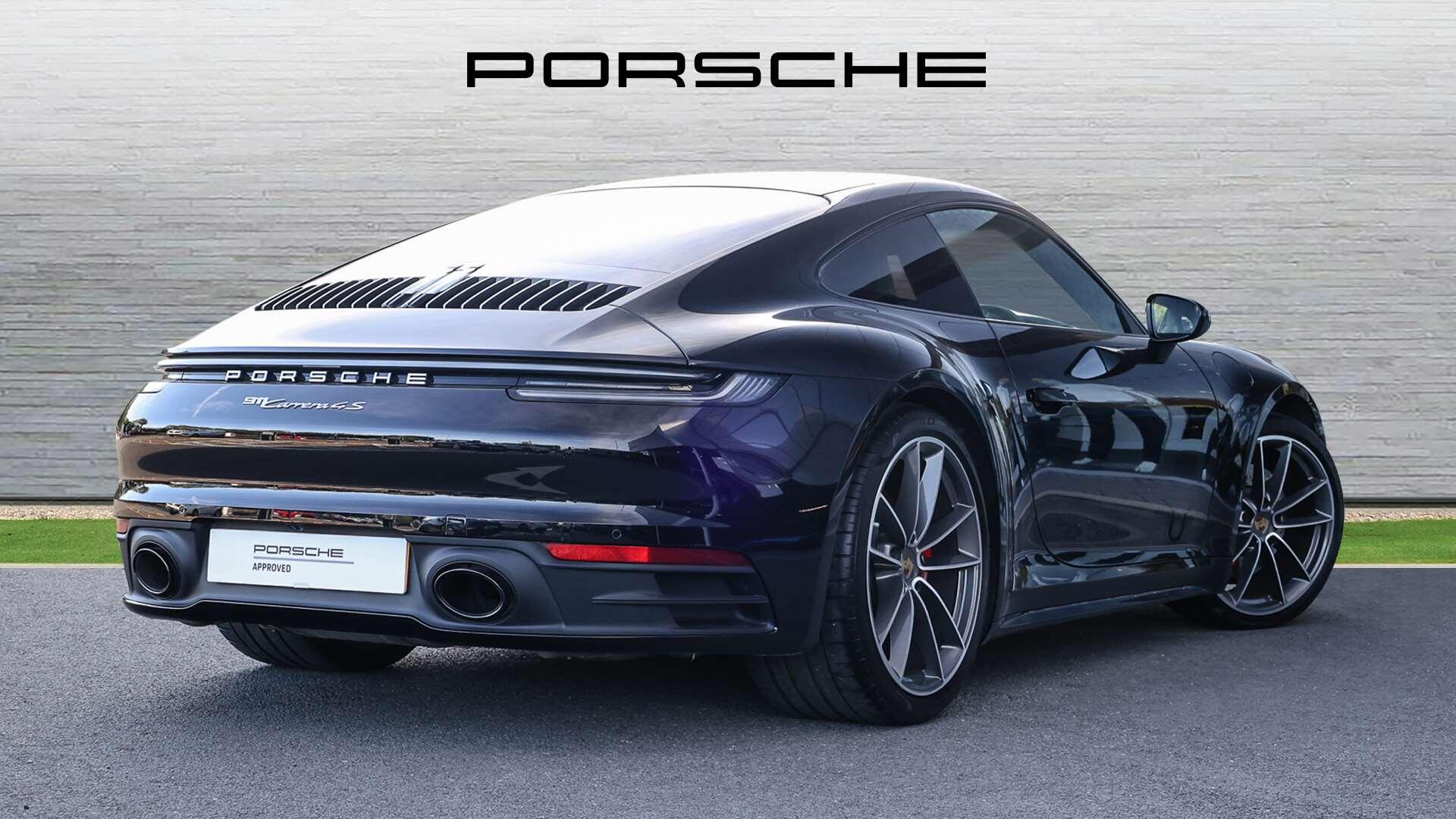 Porsche 911 view 3