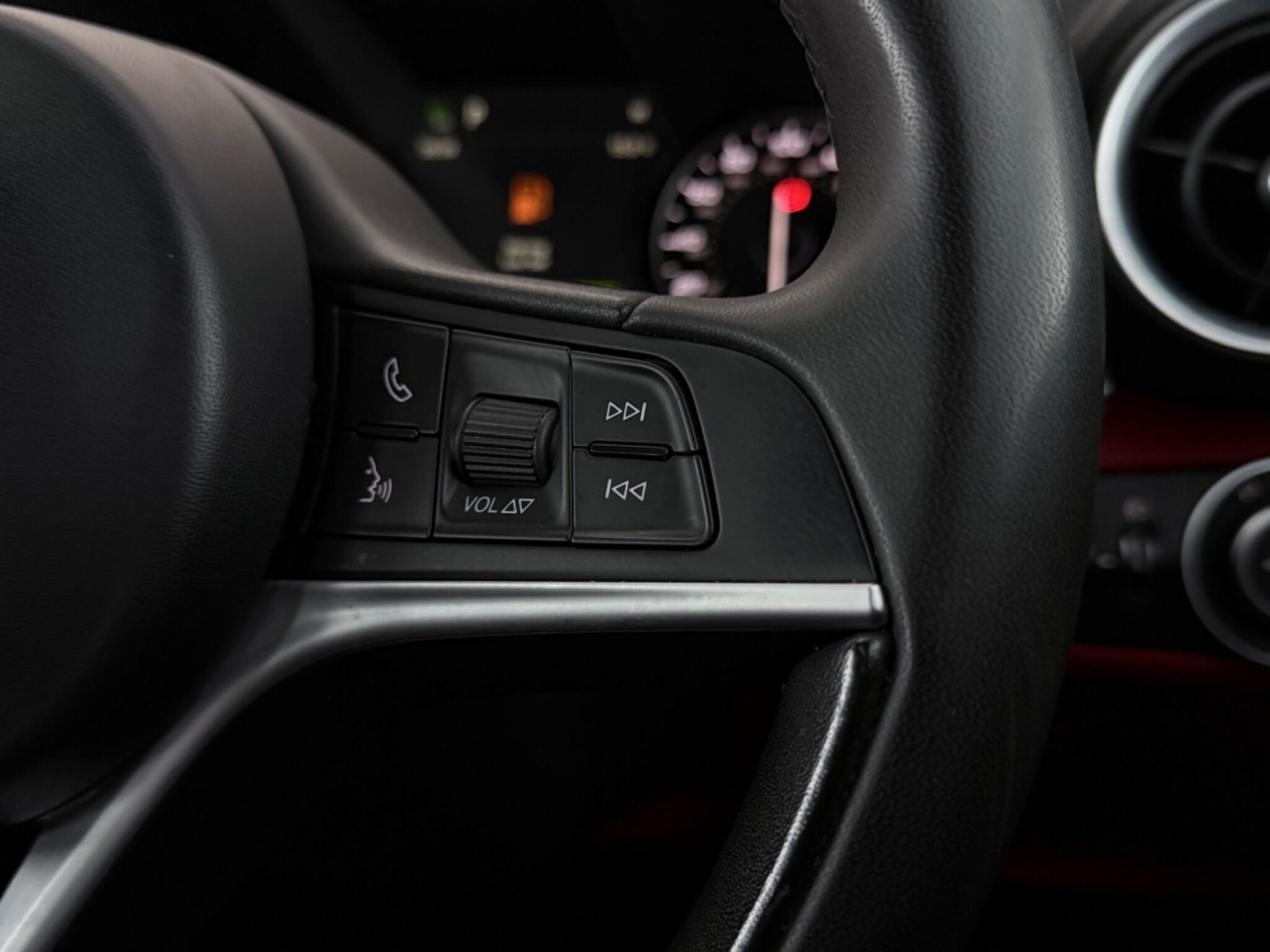 Alfa Romeo Giulia view 16