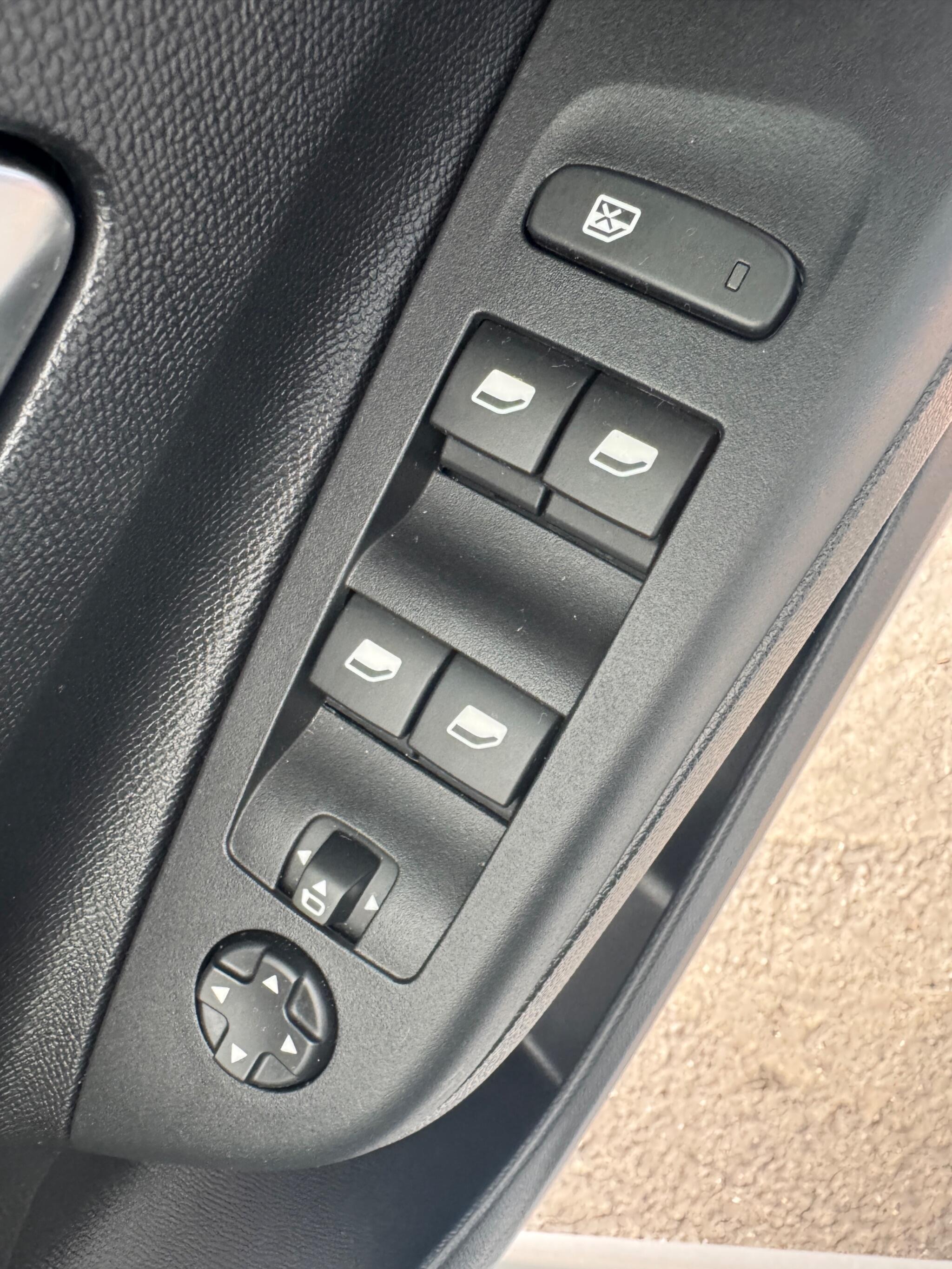 Vauxhall Corsa Electric view 22