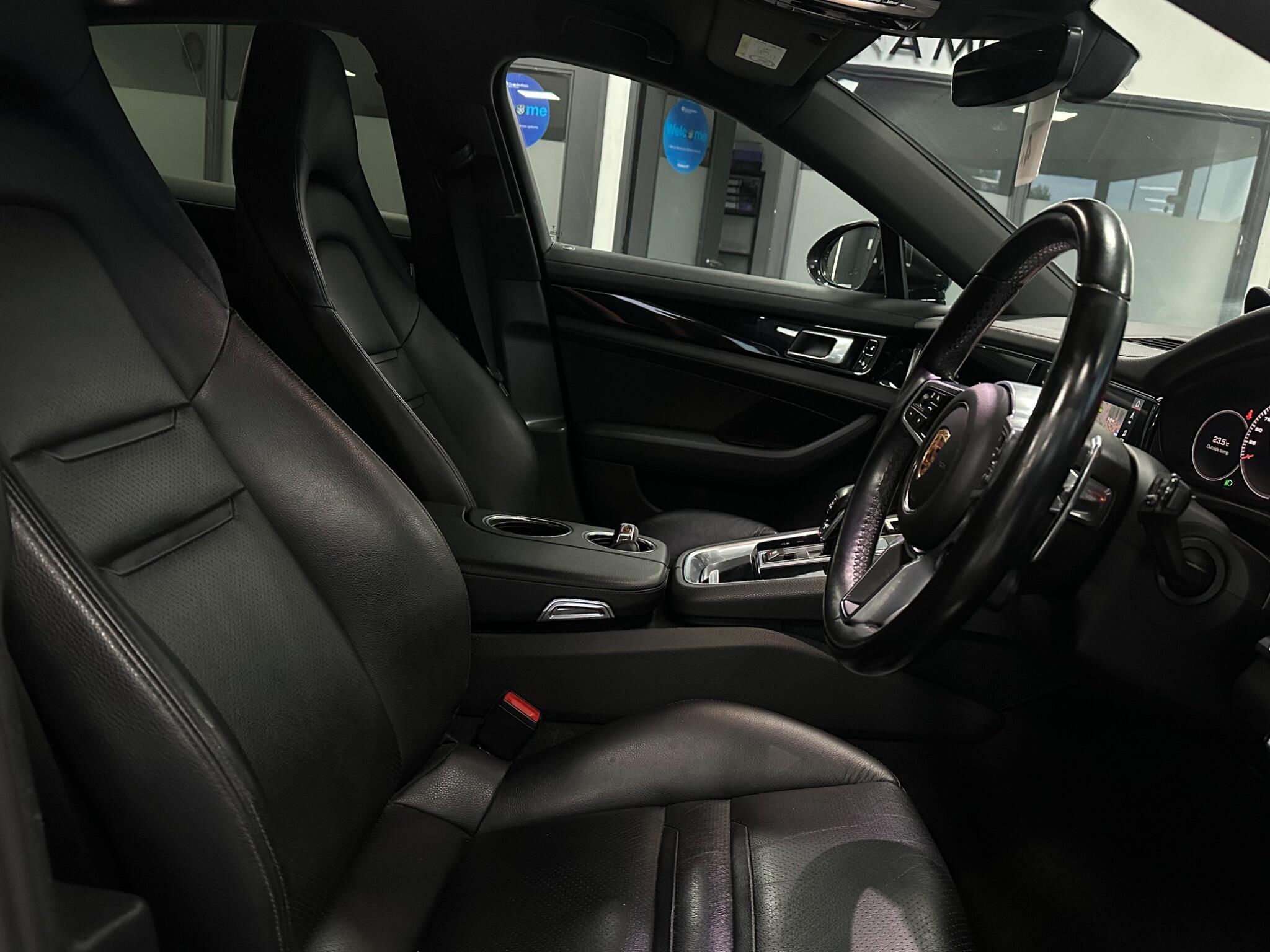 Porsche Panamera view 24