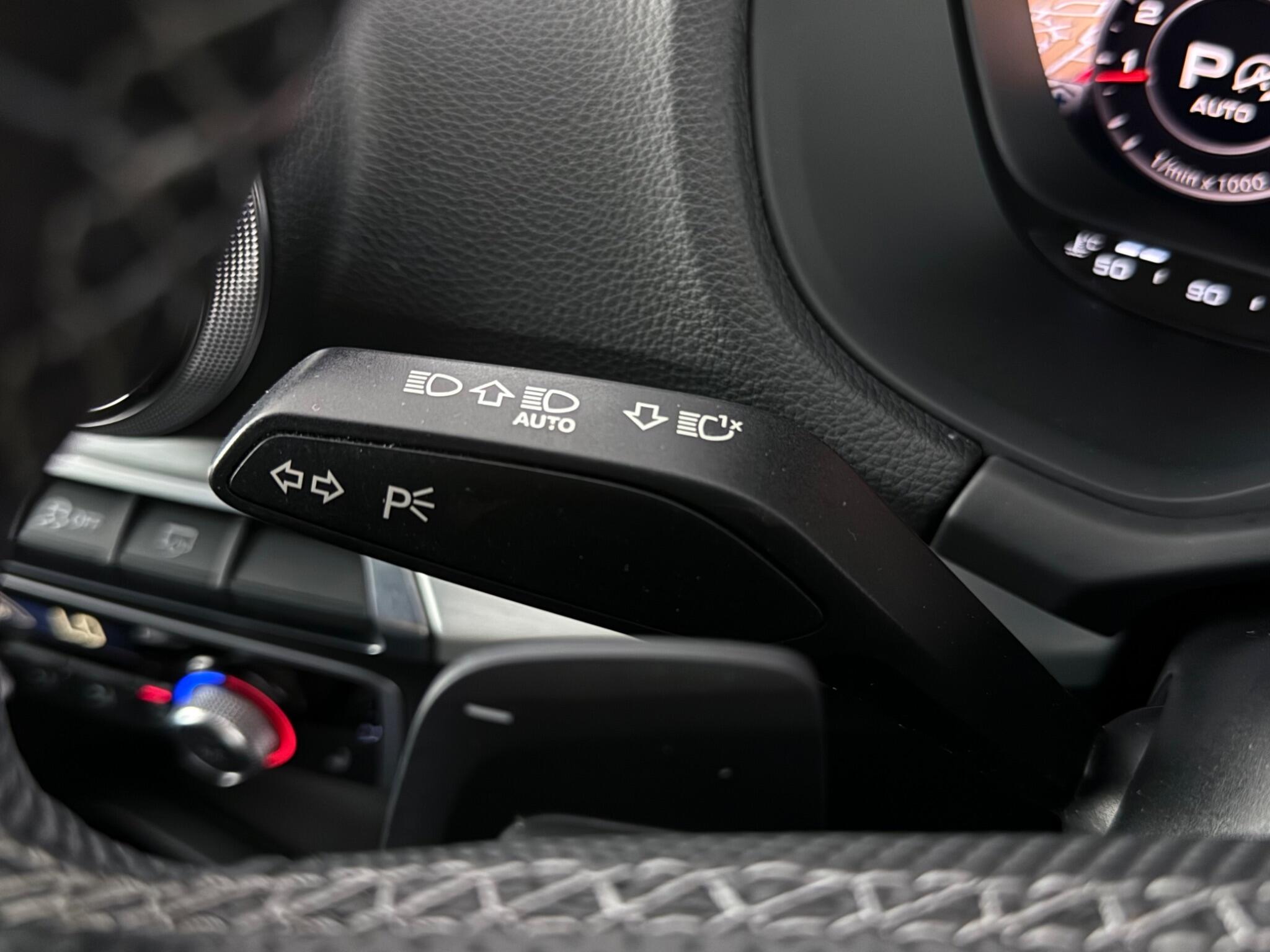 Audi Q2 view 18