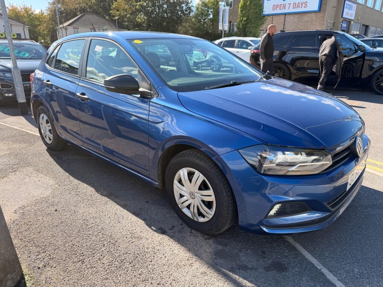Volkswagen Polo view 3
