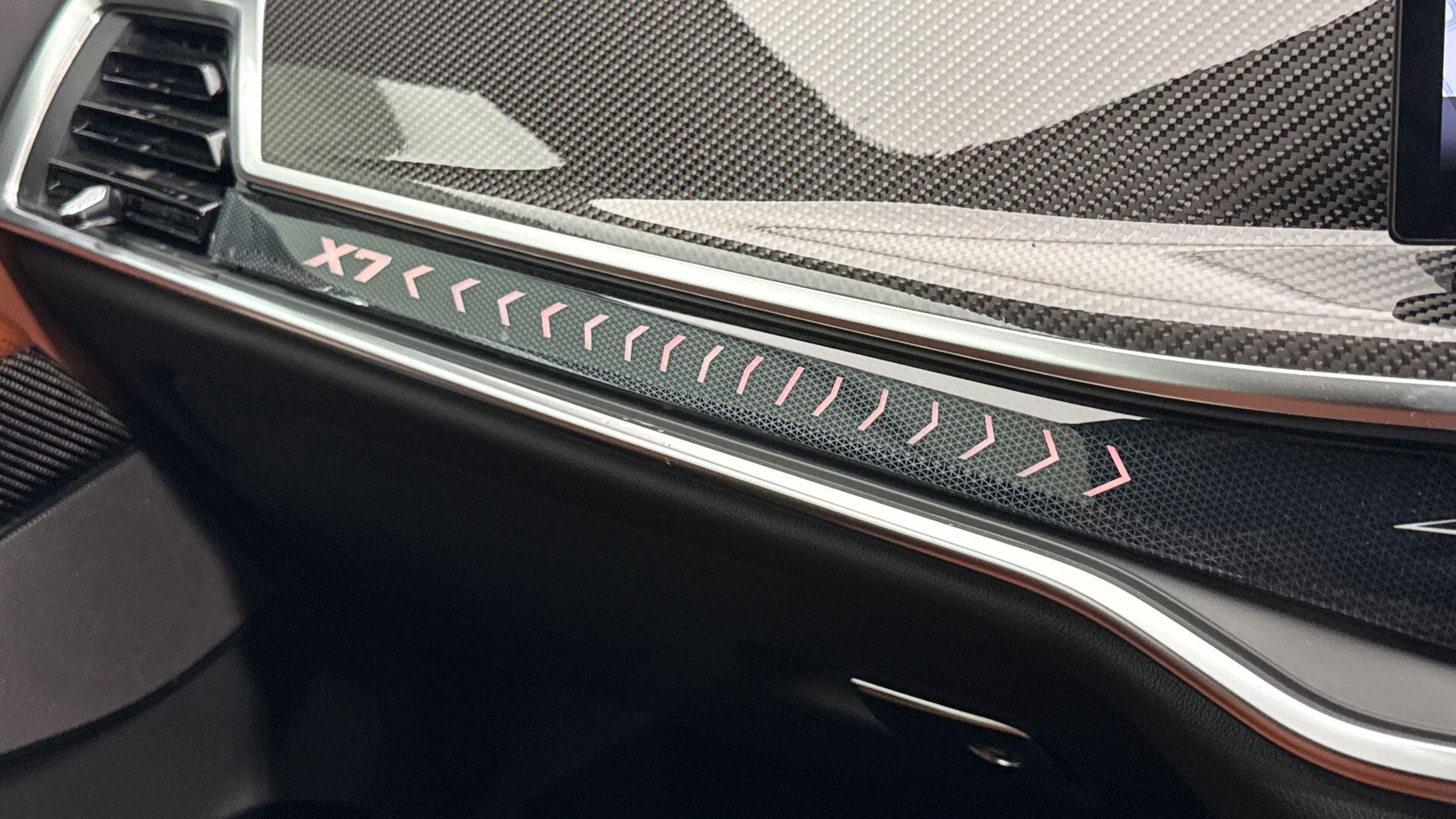 BMW X7 view 27