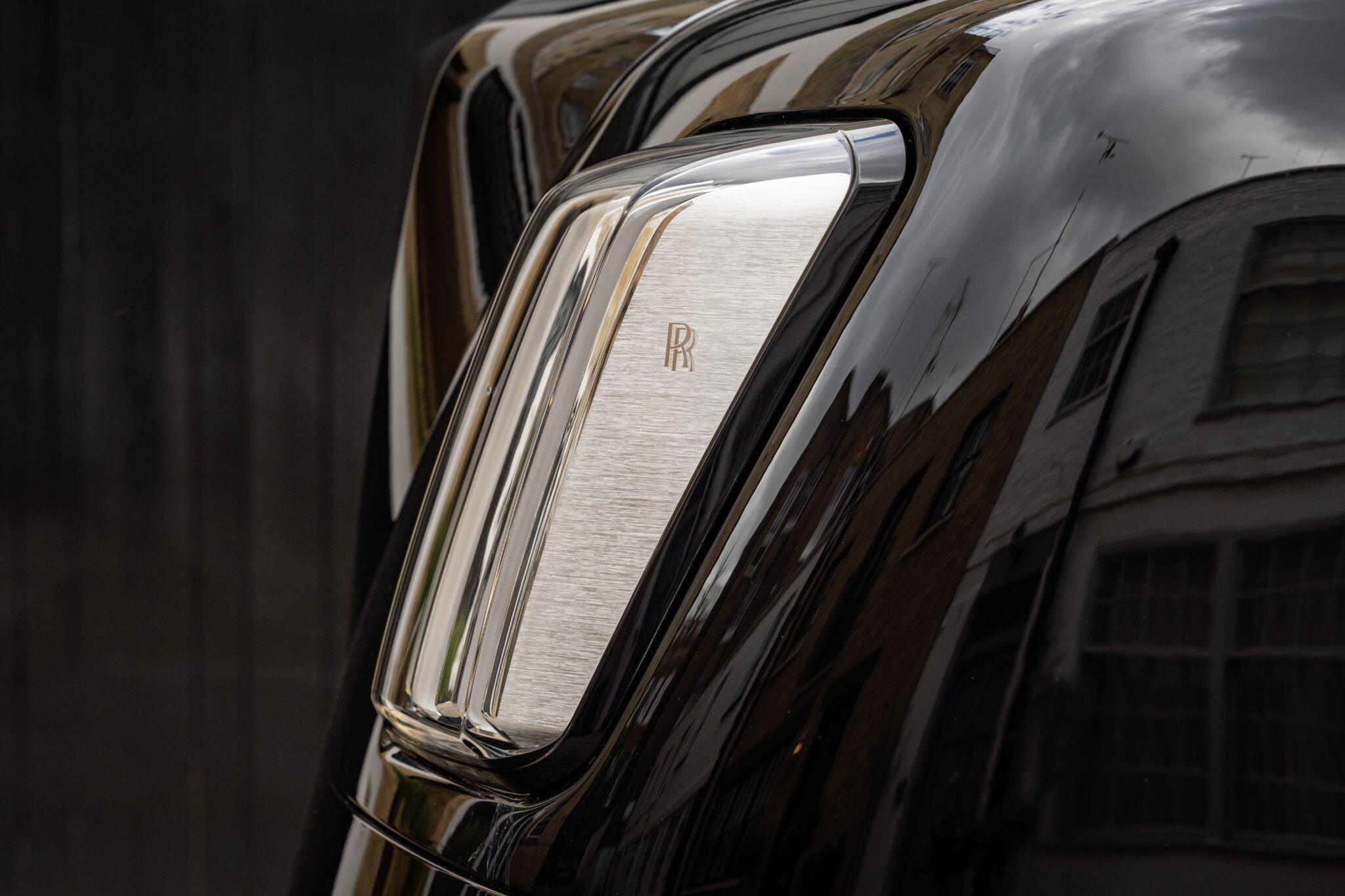 Rolls-Royce Spectre view 42