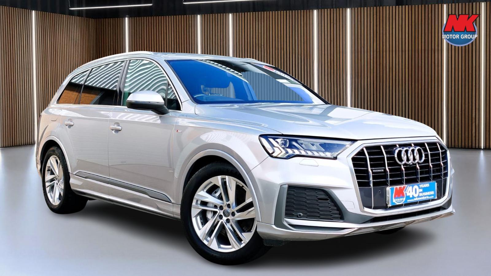 Audi Audi Q7 main image