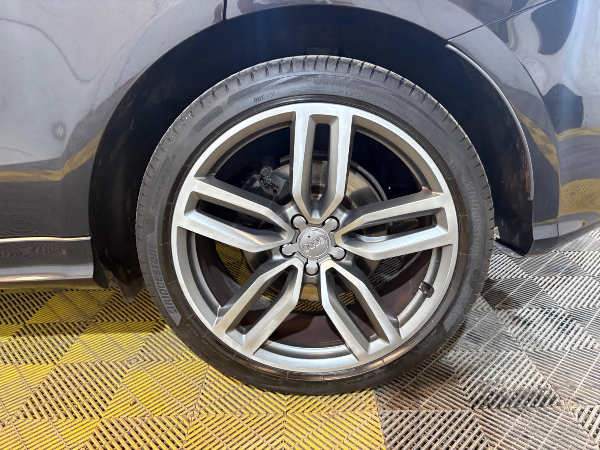 Audi SQ5 view 43