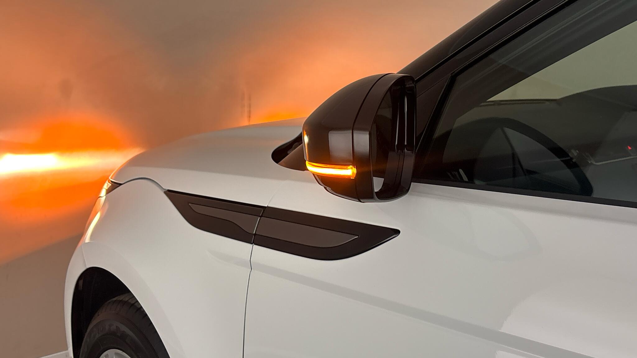 Land Rover Range Rover Evoque view 23