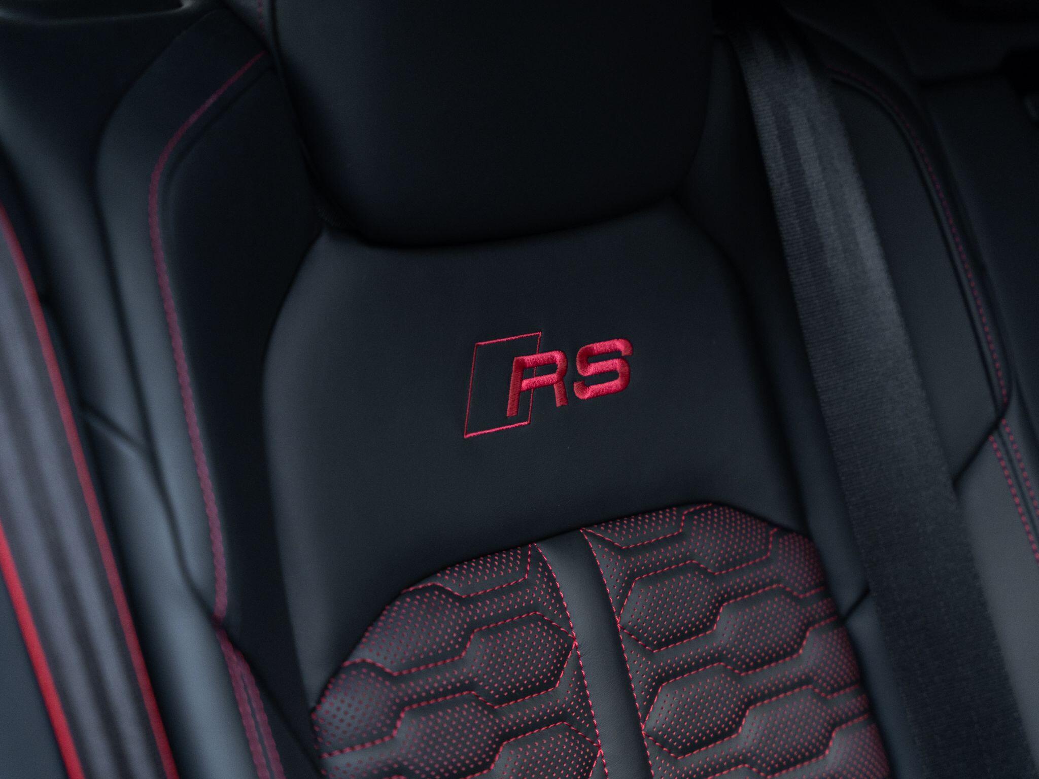 Audi RS6 Avant view 51
