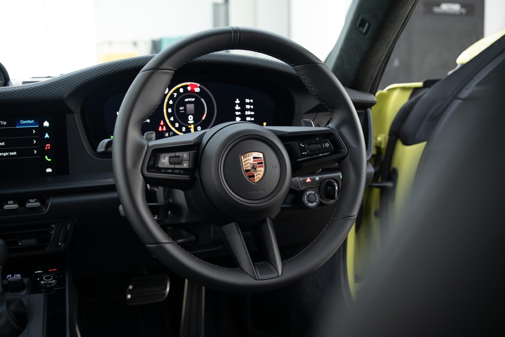 Porsche 911 view 14