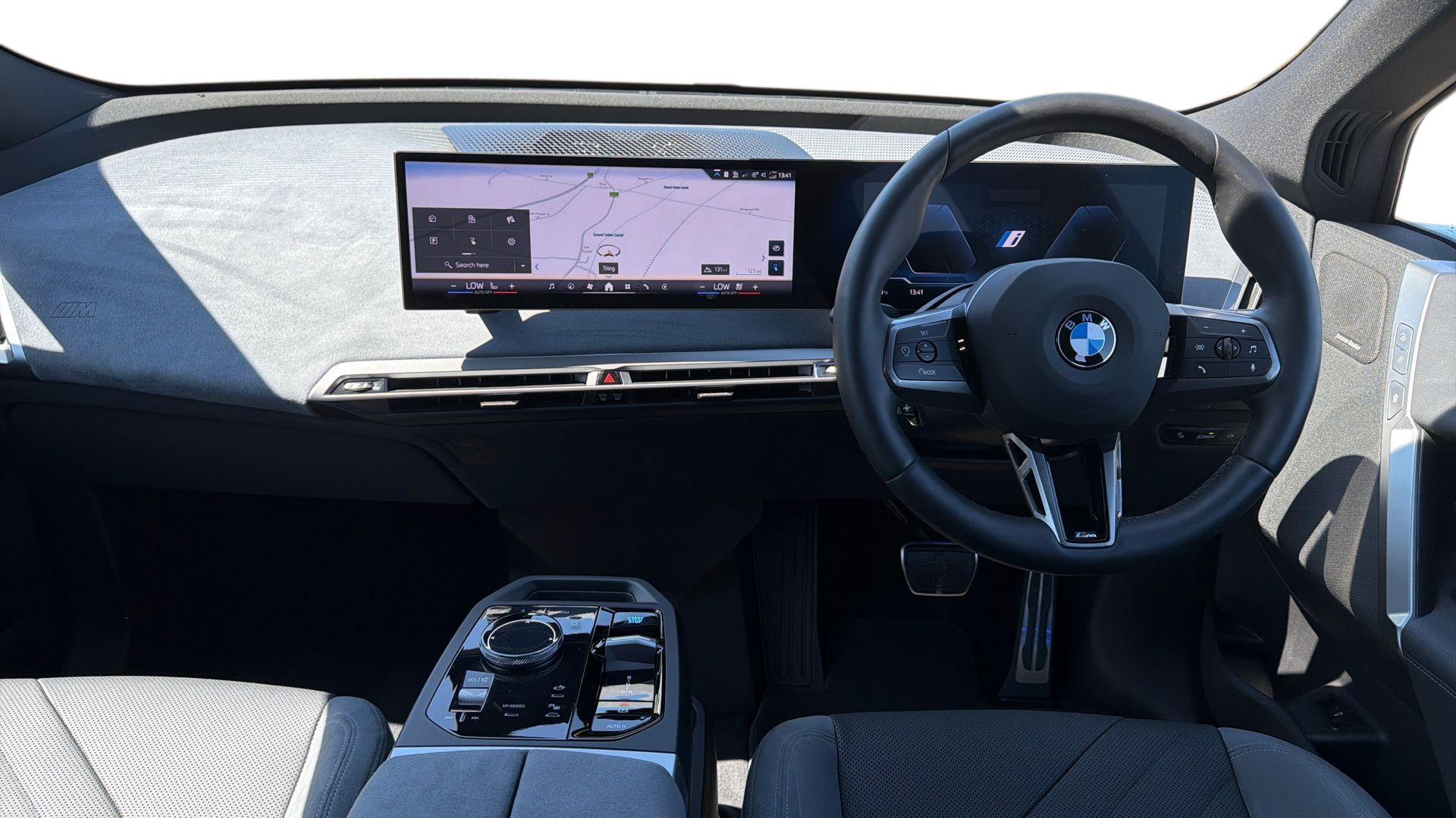 BMW Ix view 4