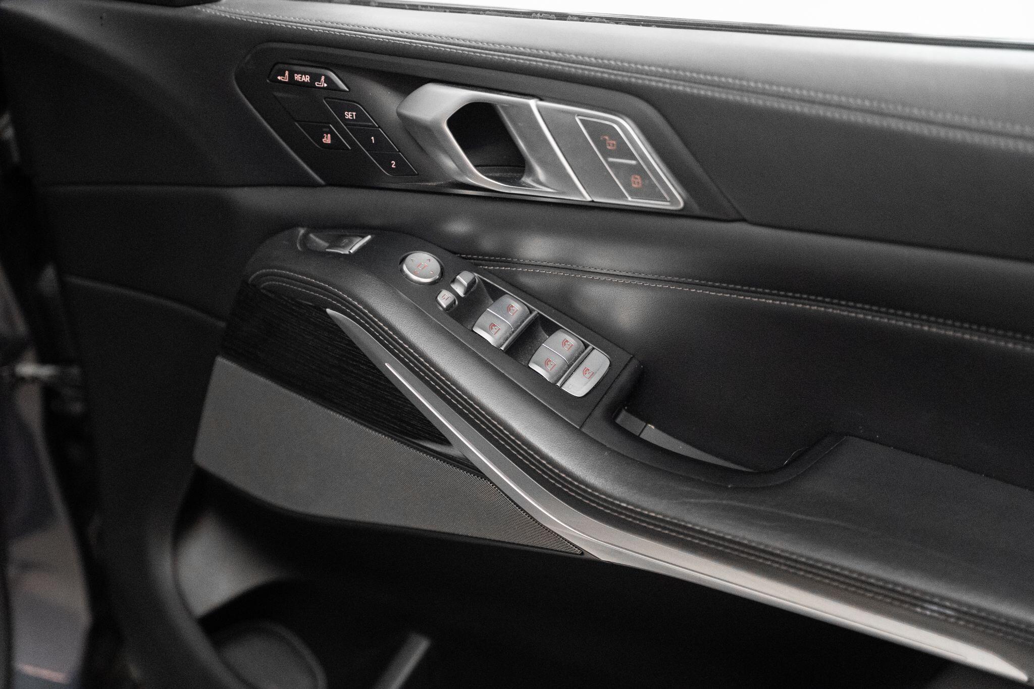 BMW X7 view 28