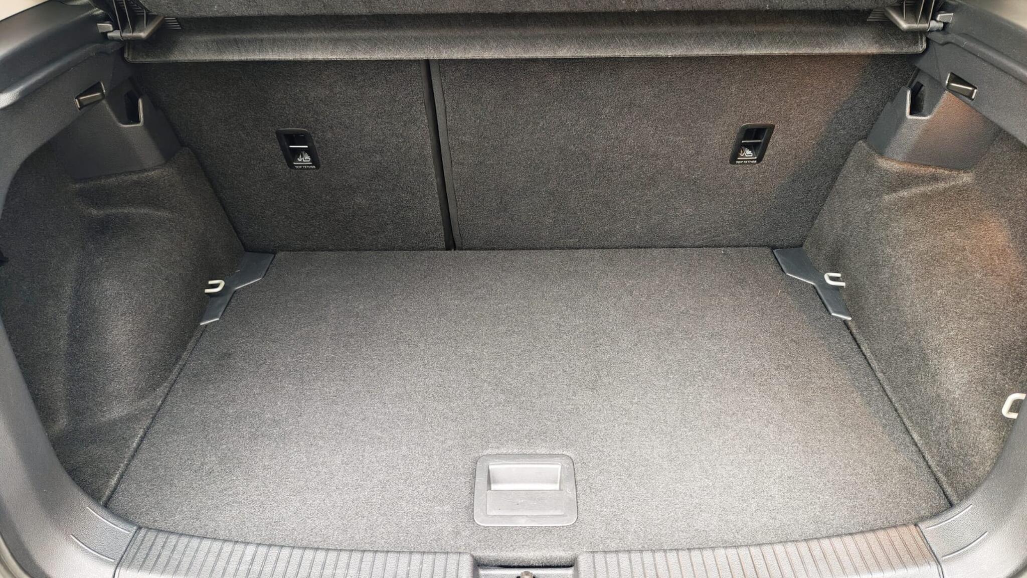 Volkswagen T-Cross view 7