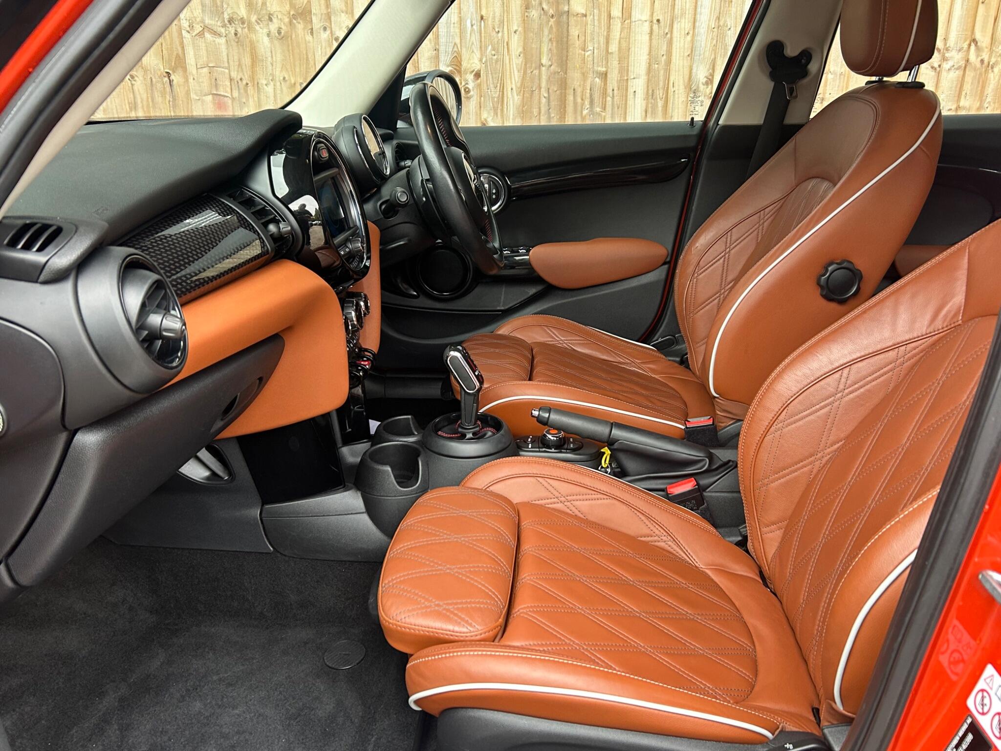 Mini Hatch view 33
