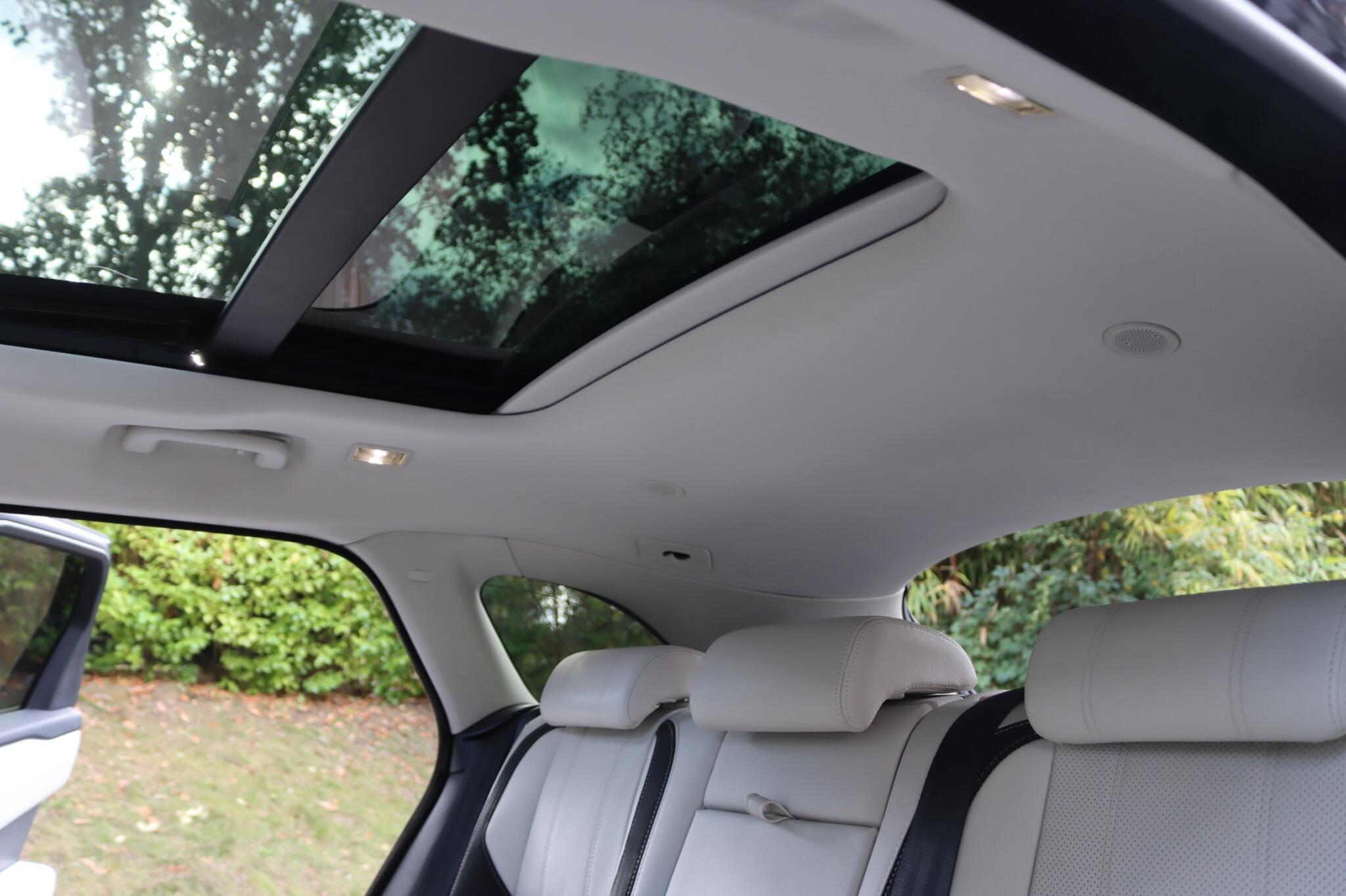 Land Rover Range Rover Velar view 37