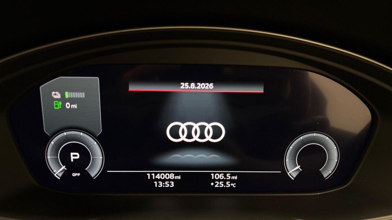 Audi Q5 view 9