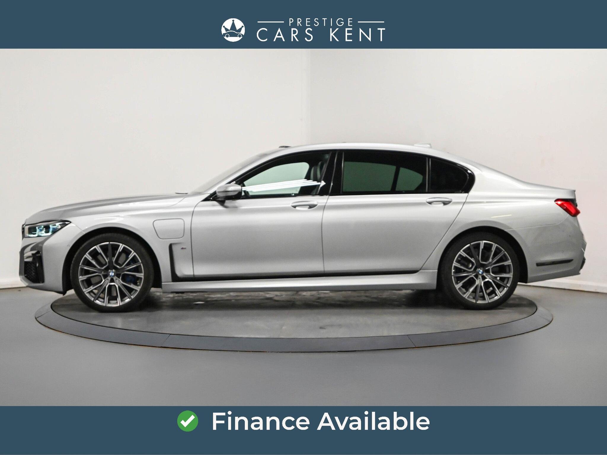 BMW 7 Series view 4