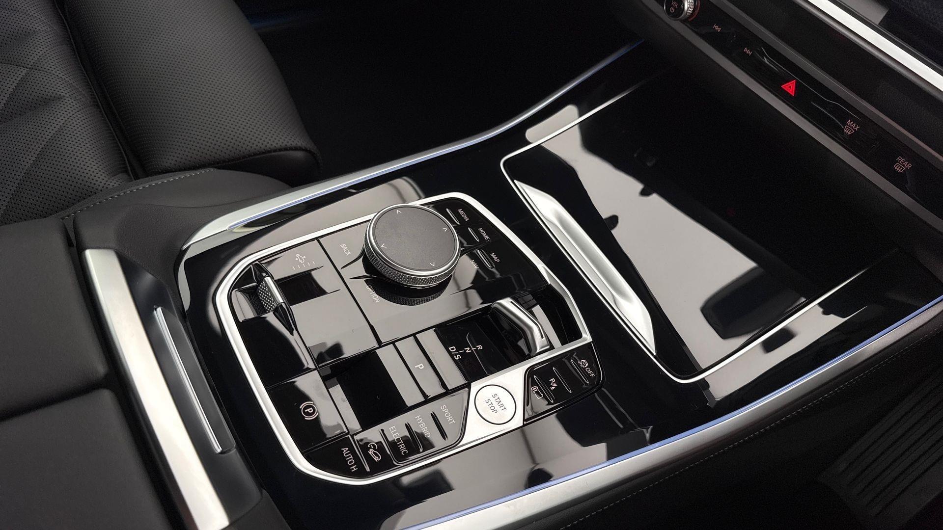 BMW X5 view 10