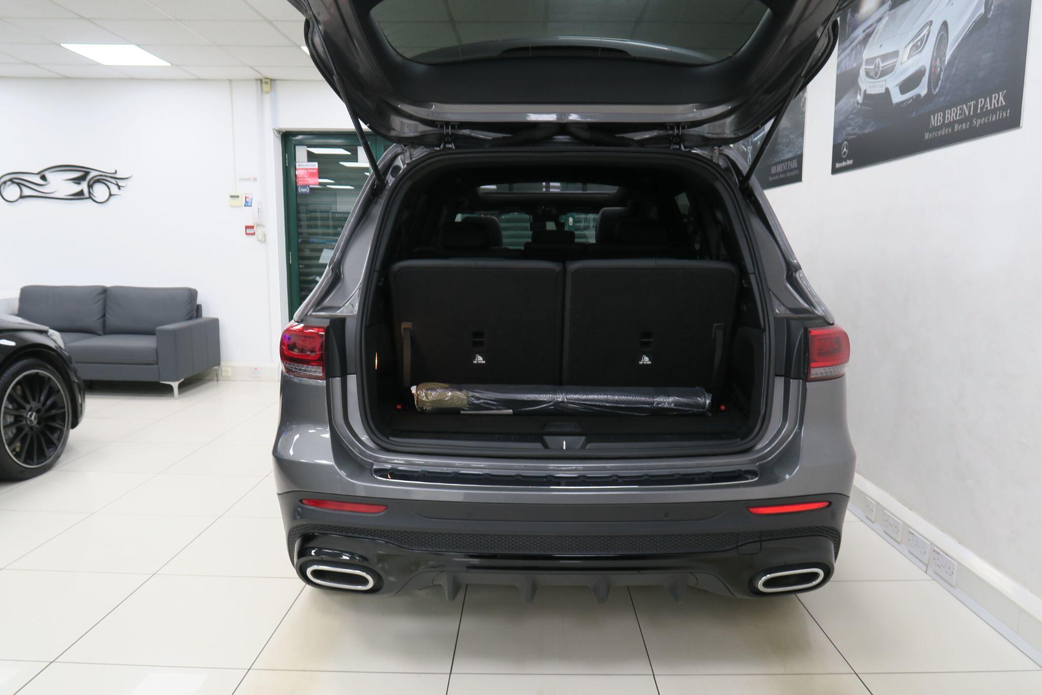 Mercedes-Benz GLB view 20