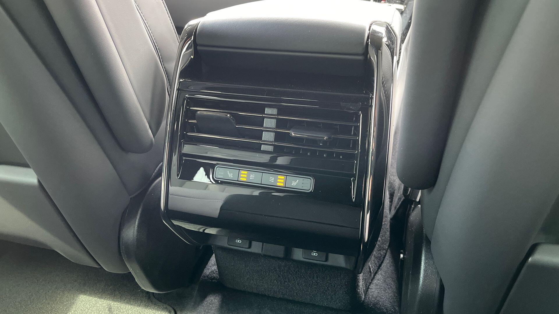 Land Rover Range Rover Sport view 37