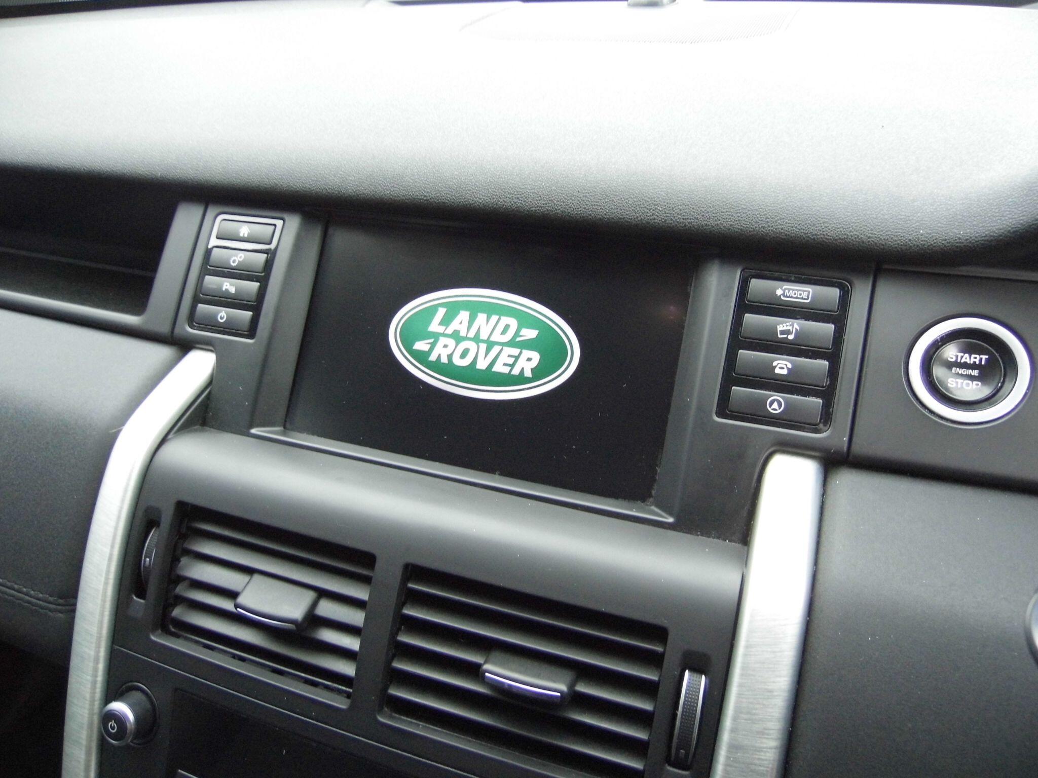 Land Rover Discovery Sport view 36