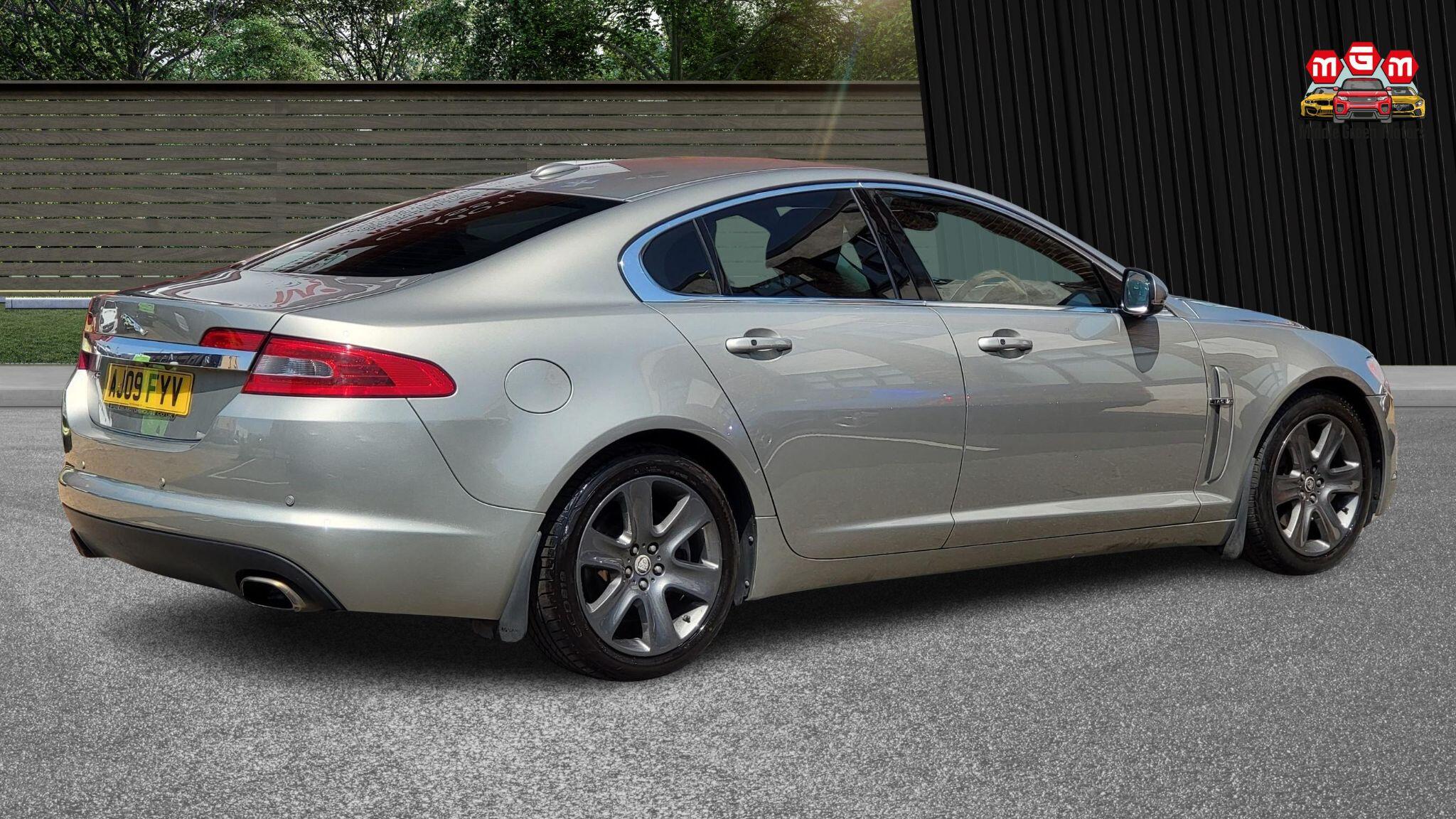 Jaguar XF view 9