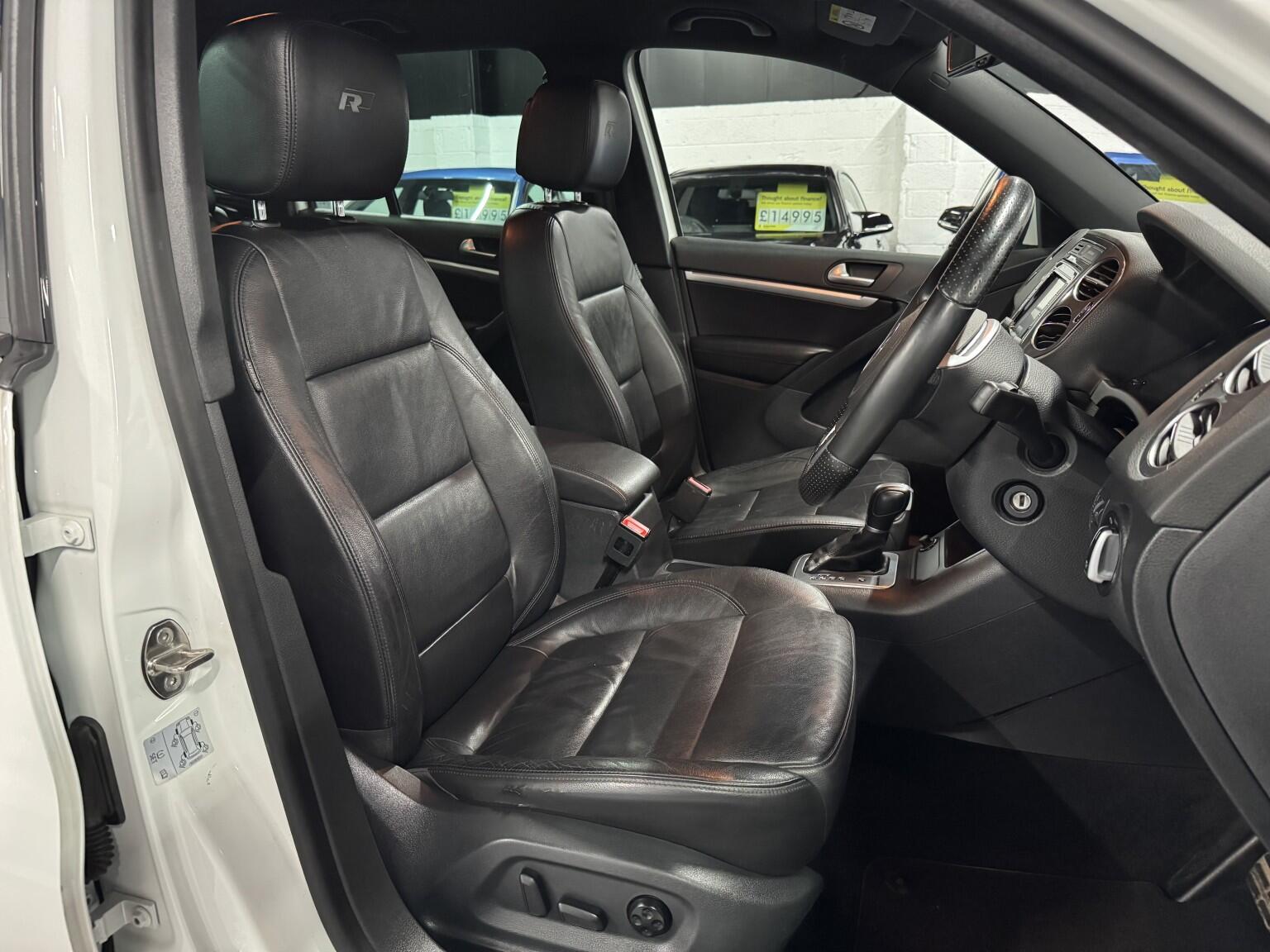 Volkswagen Tiguan view 12