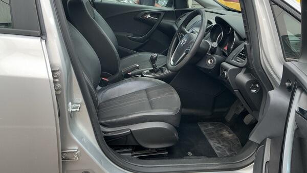 Vauxhall Astra view 8