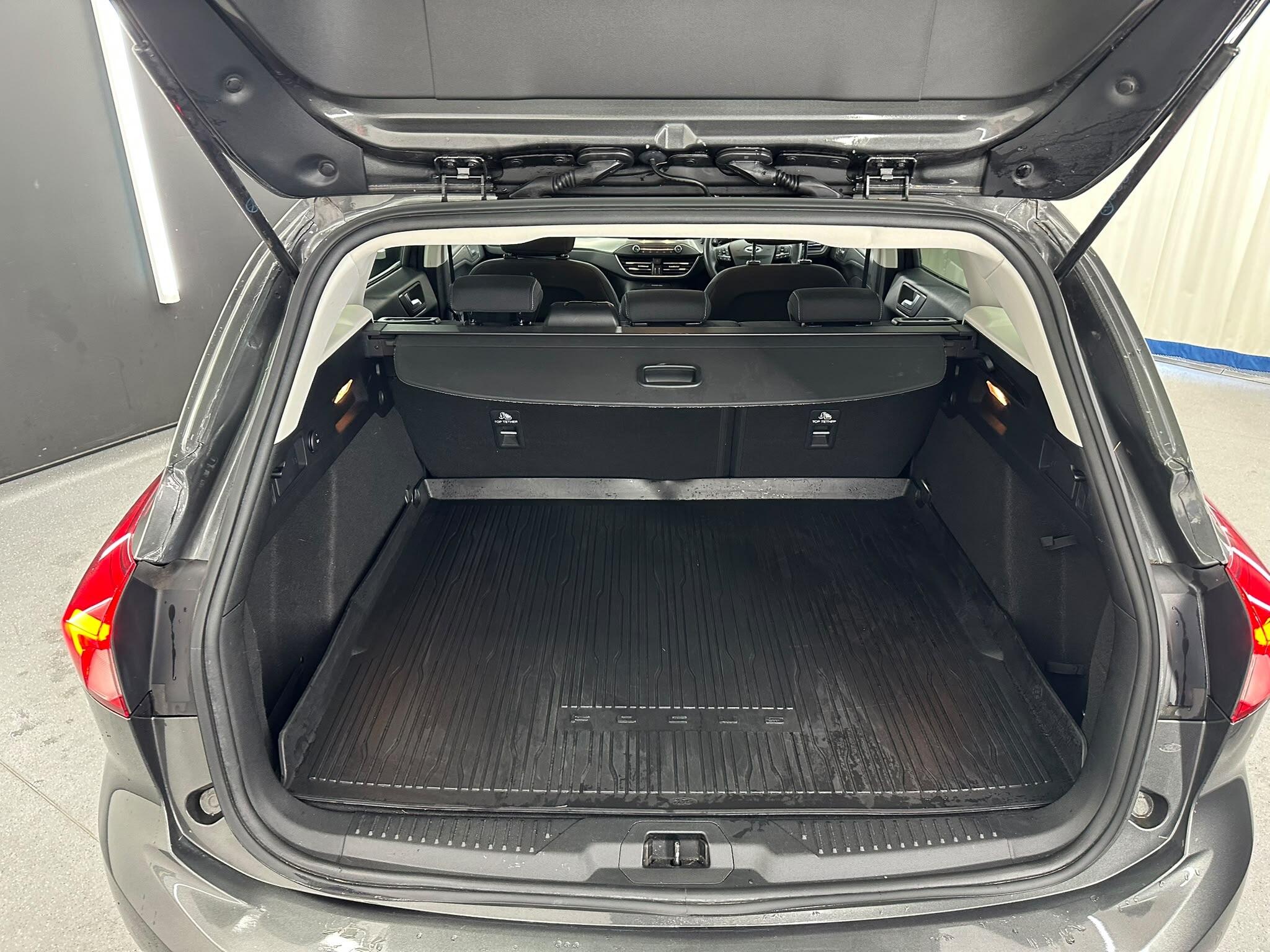 Ford Focus view 20