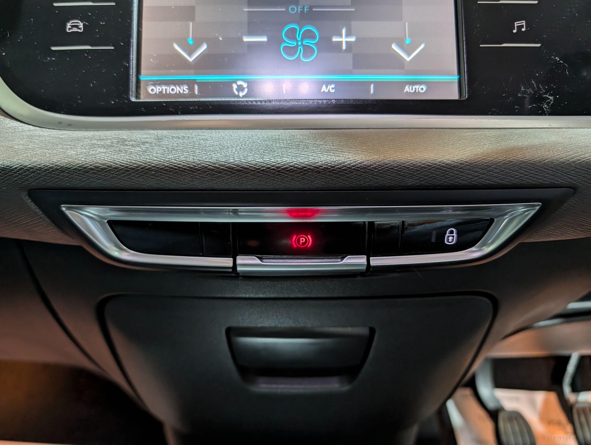 Citroen Grand C4 Picasso view 48