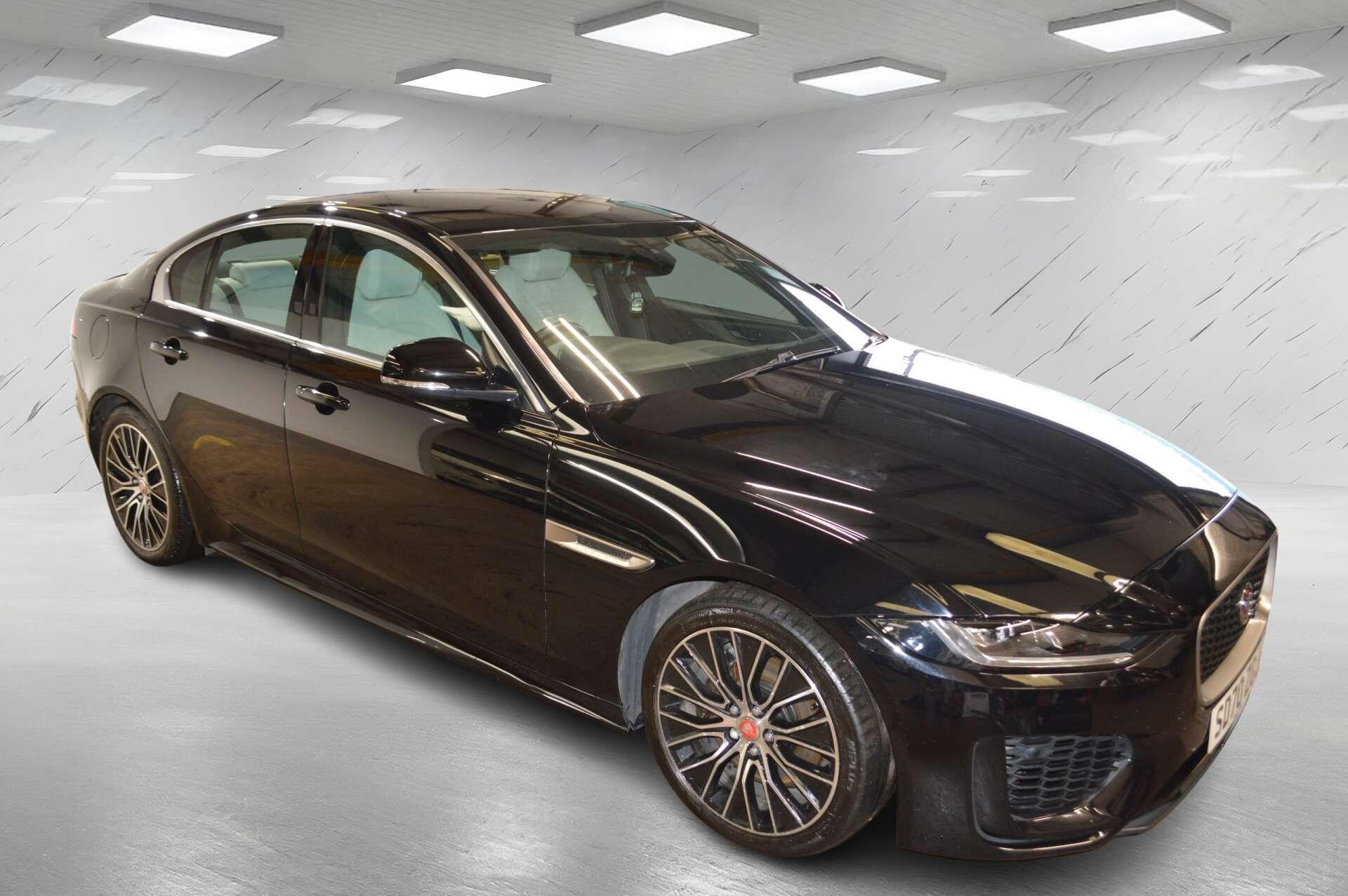 Jaguar Xe view 4