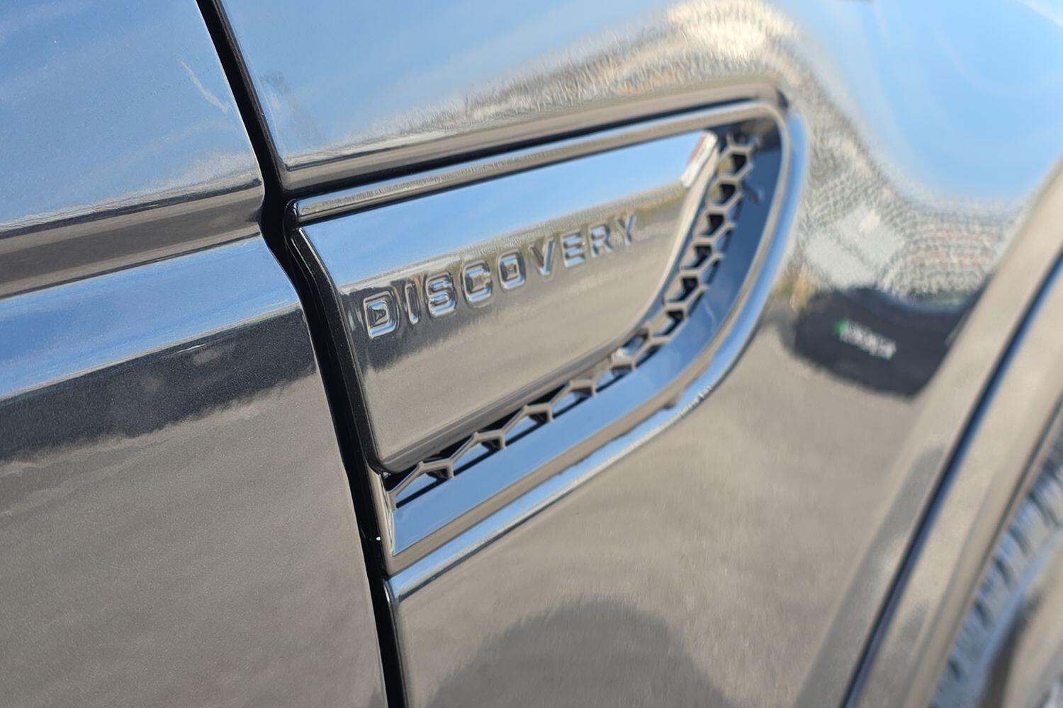 Land Rover Discovery Sport view 25