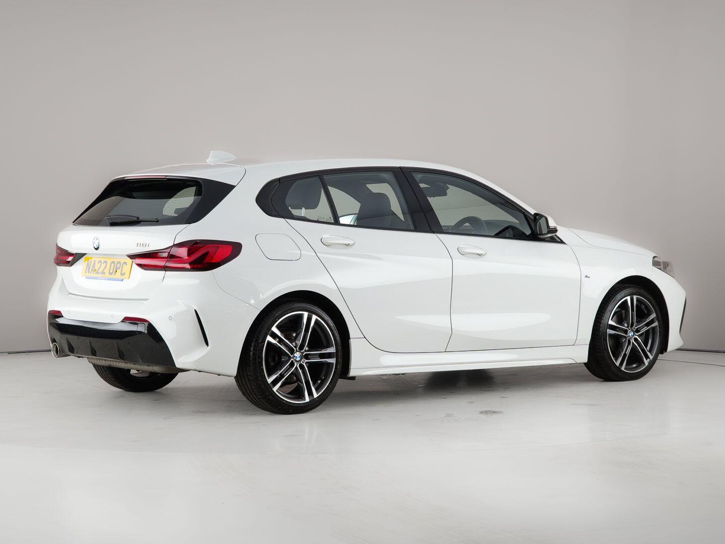 BMW 1 Series view 11