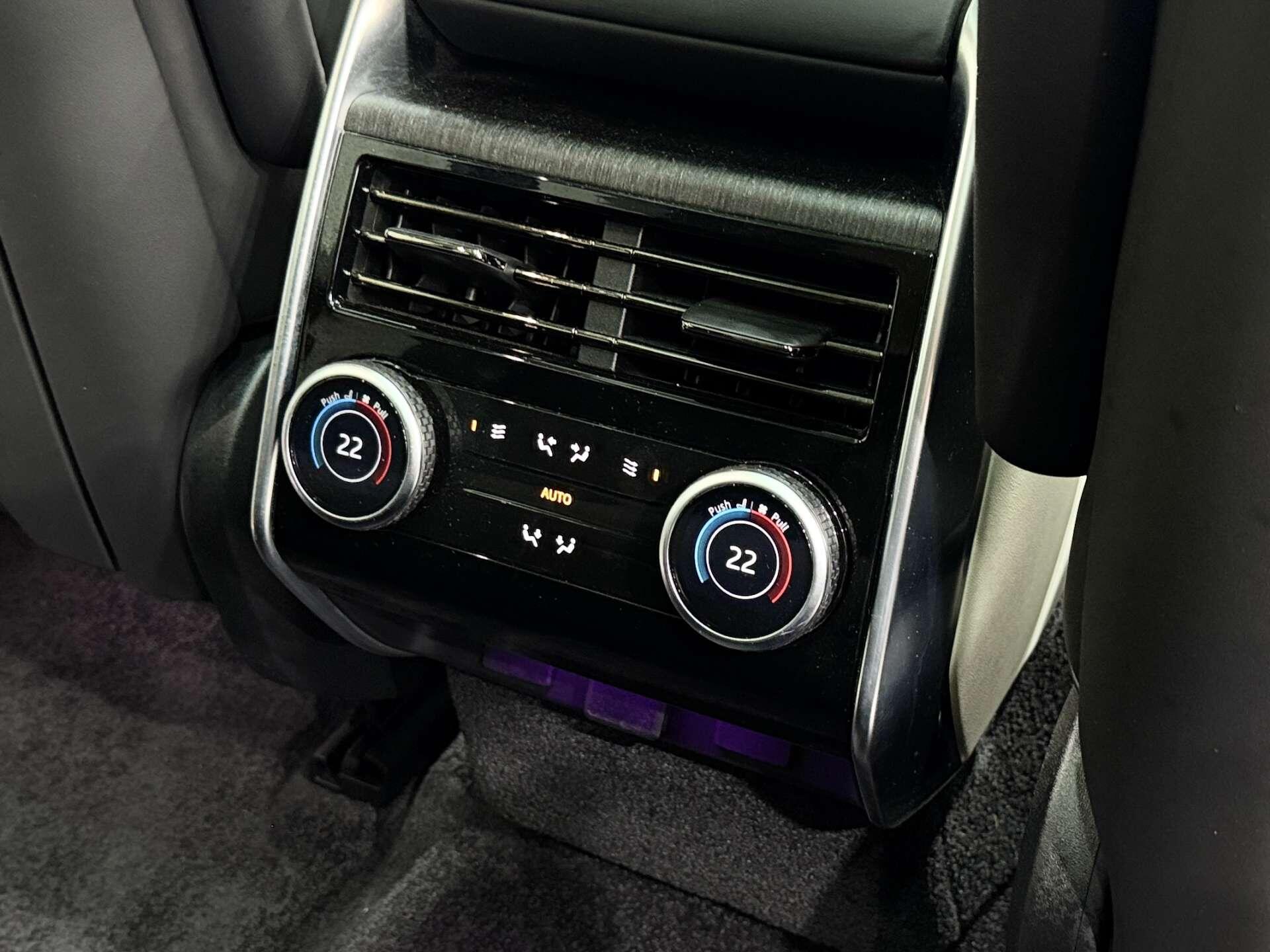 Land Rover Range Rover view 15
