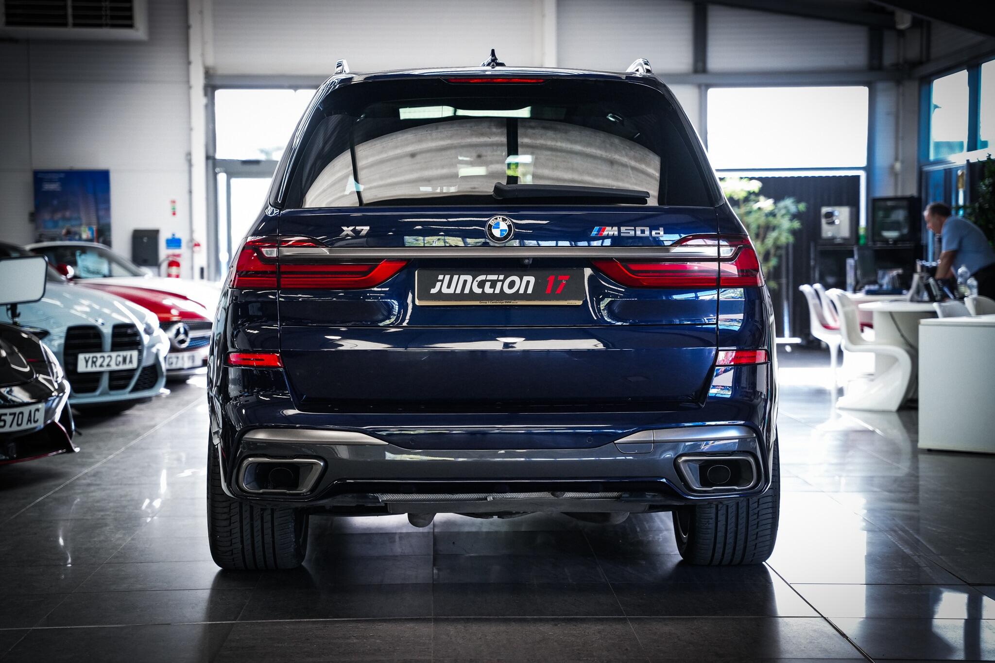 BMW X7 view 14