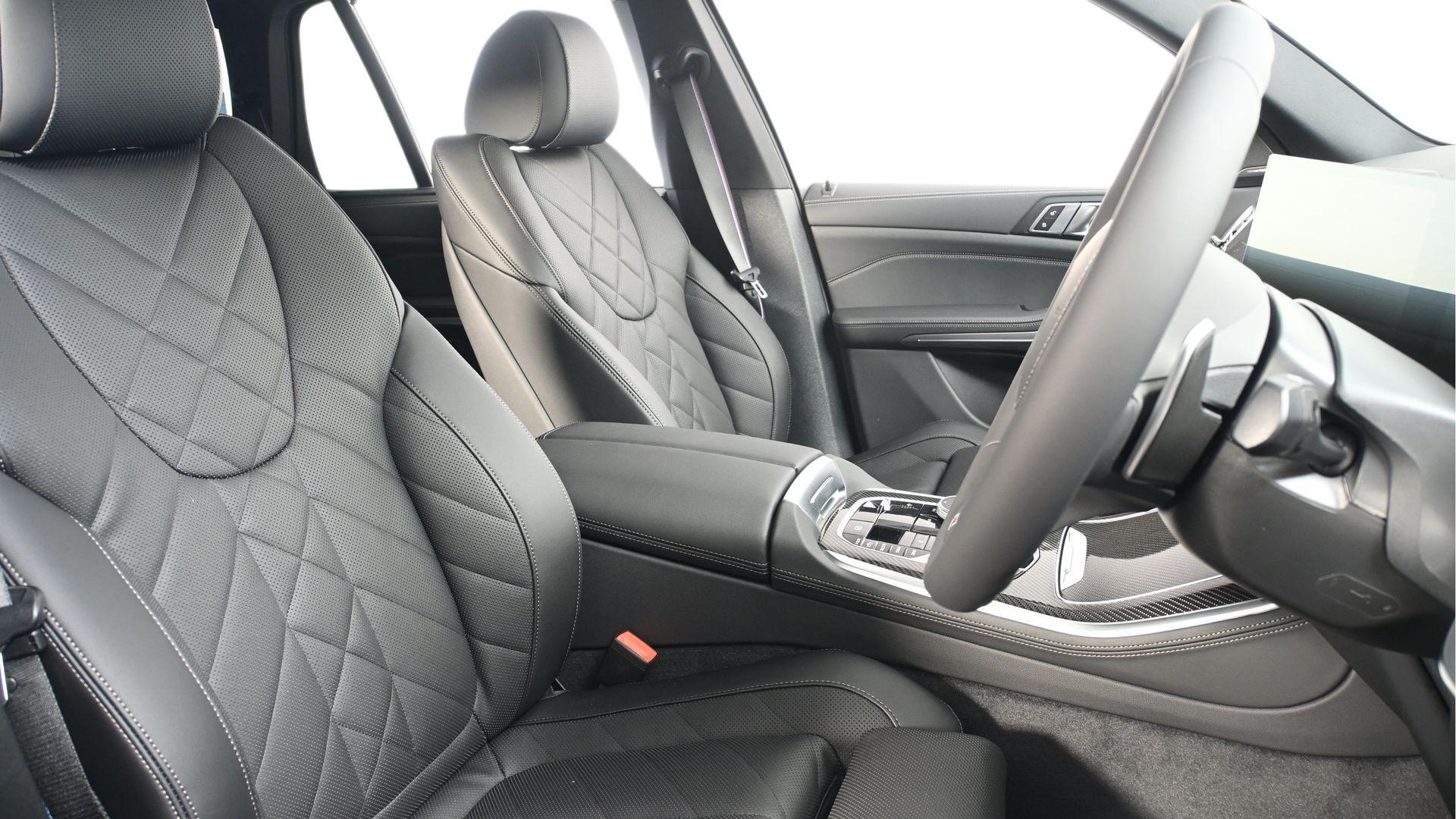 BMW X5 view 11