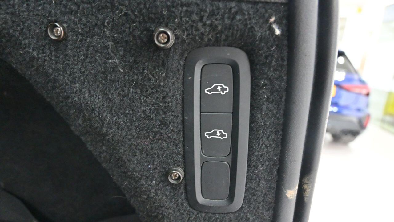 Volvo XC90 view 47
