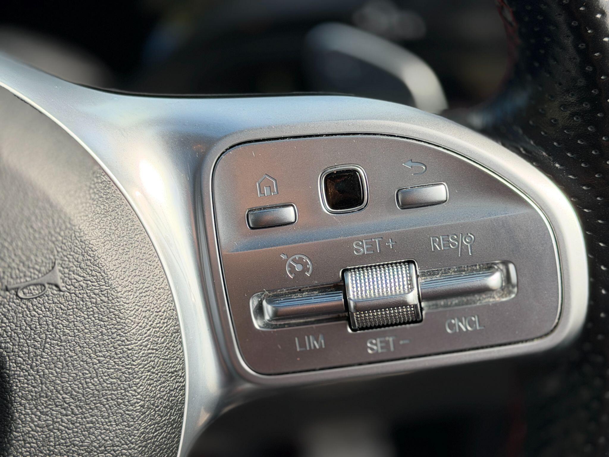 Mercedes-Benz EQA view 40